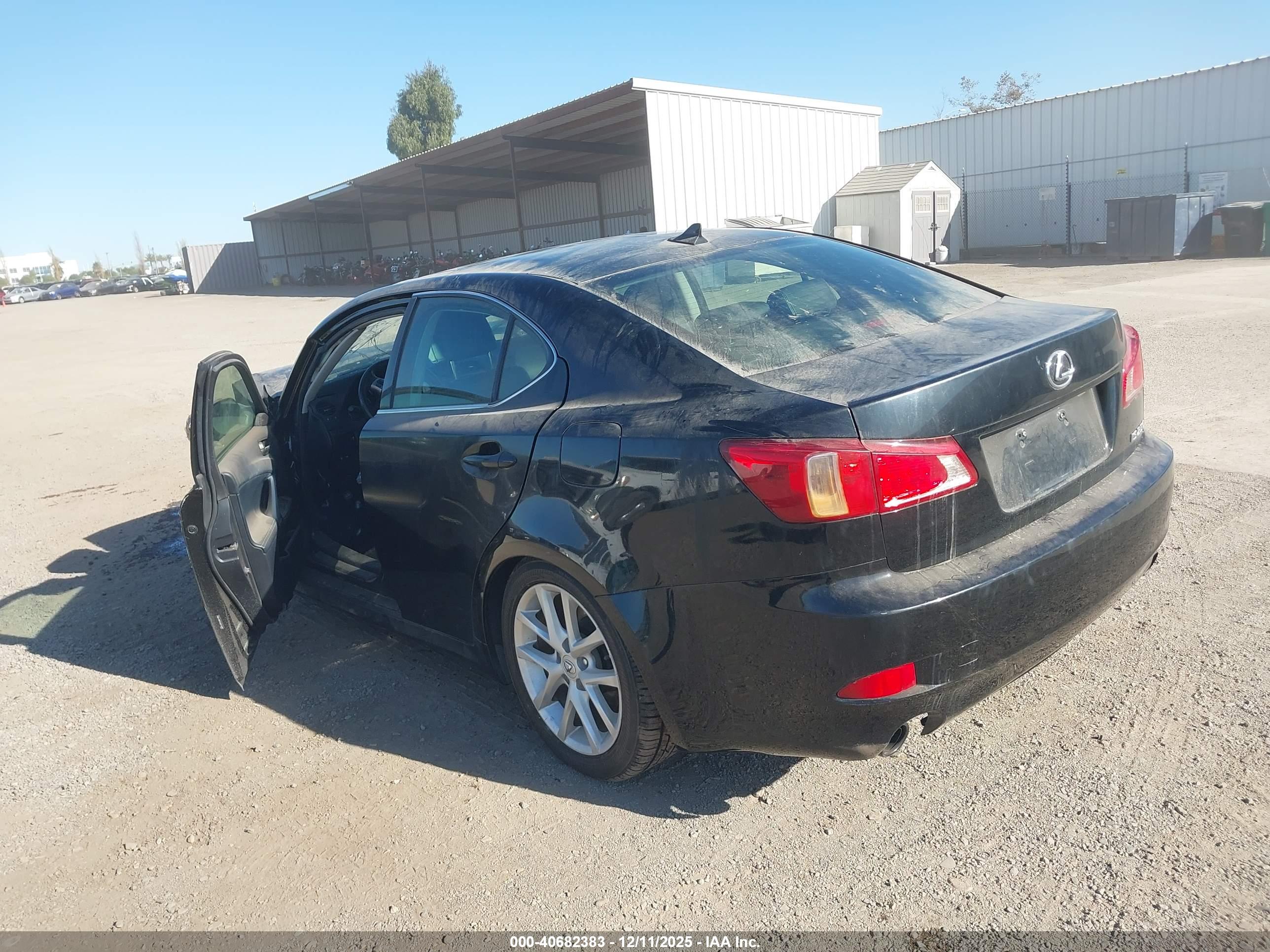 LEXUS IS image 3