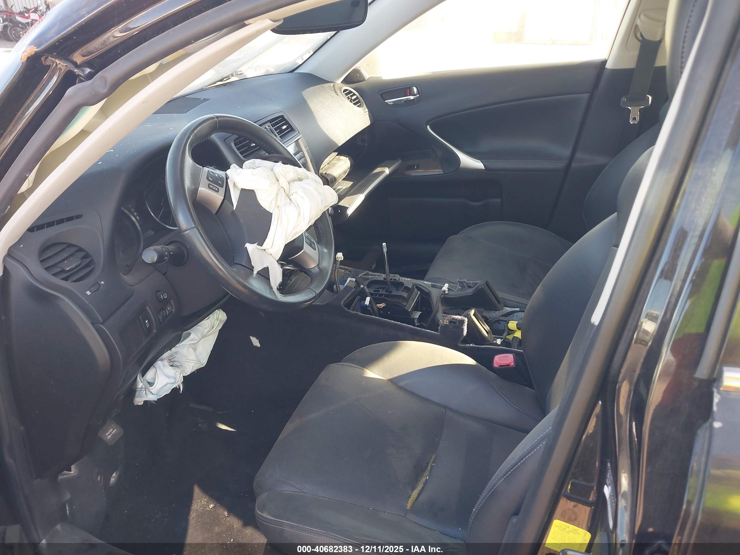 LEXUS IS image 5
