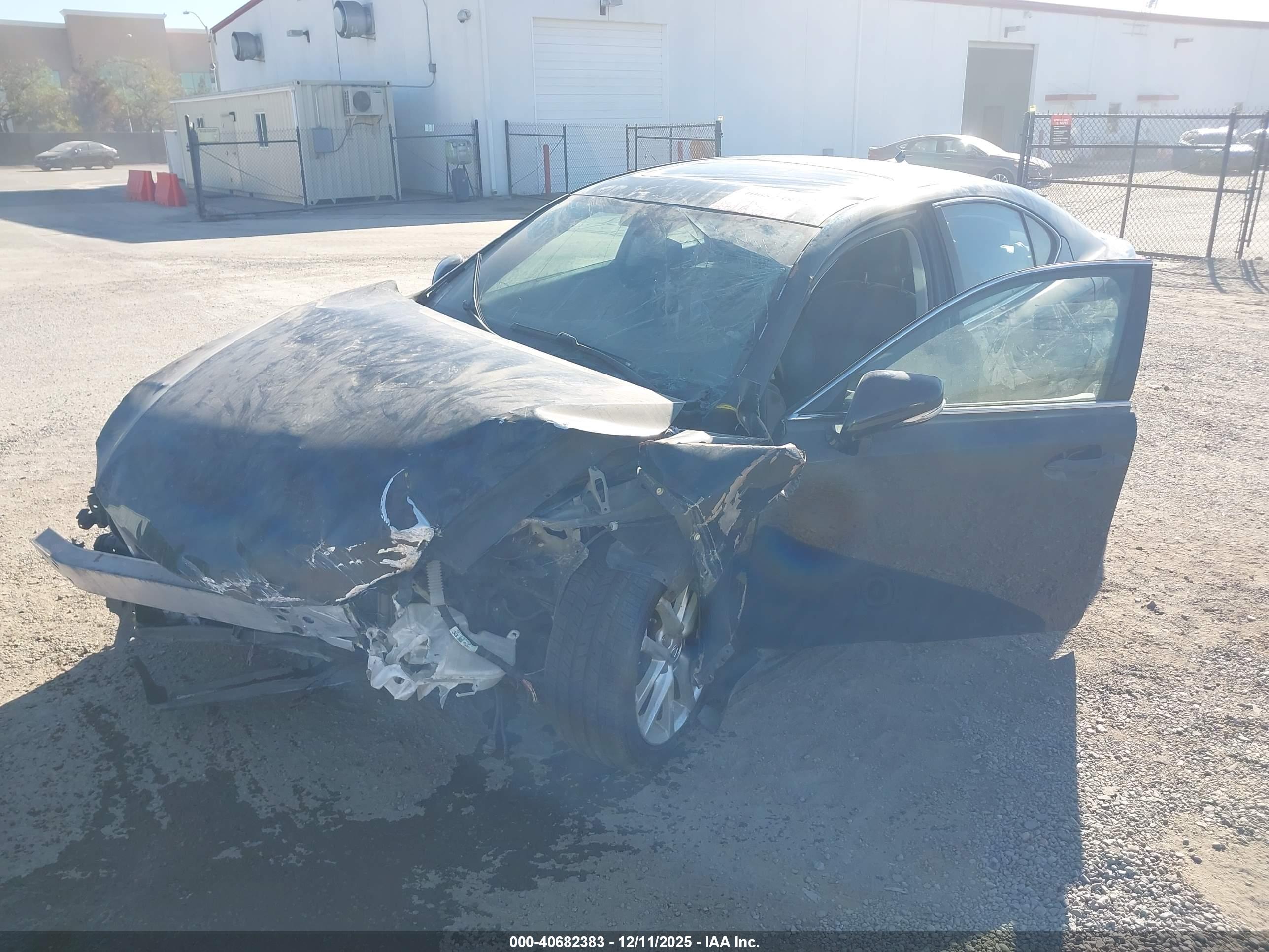 LEXUS IS image 6