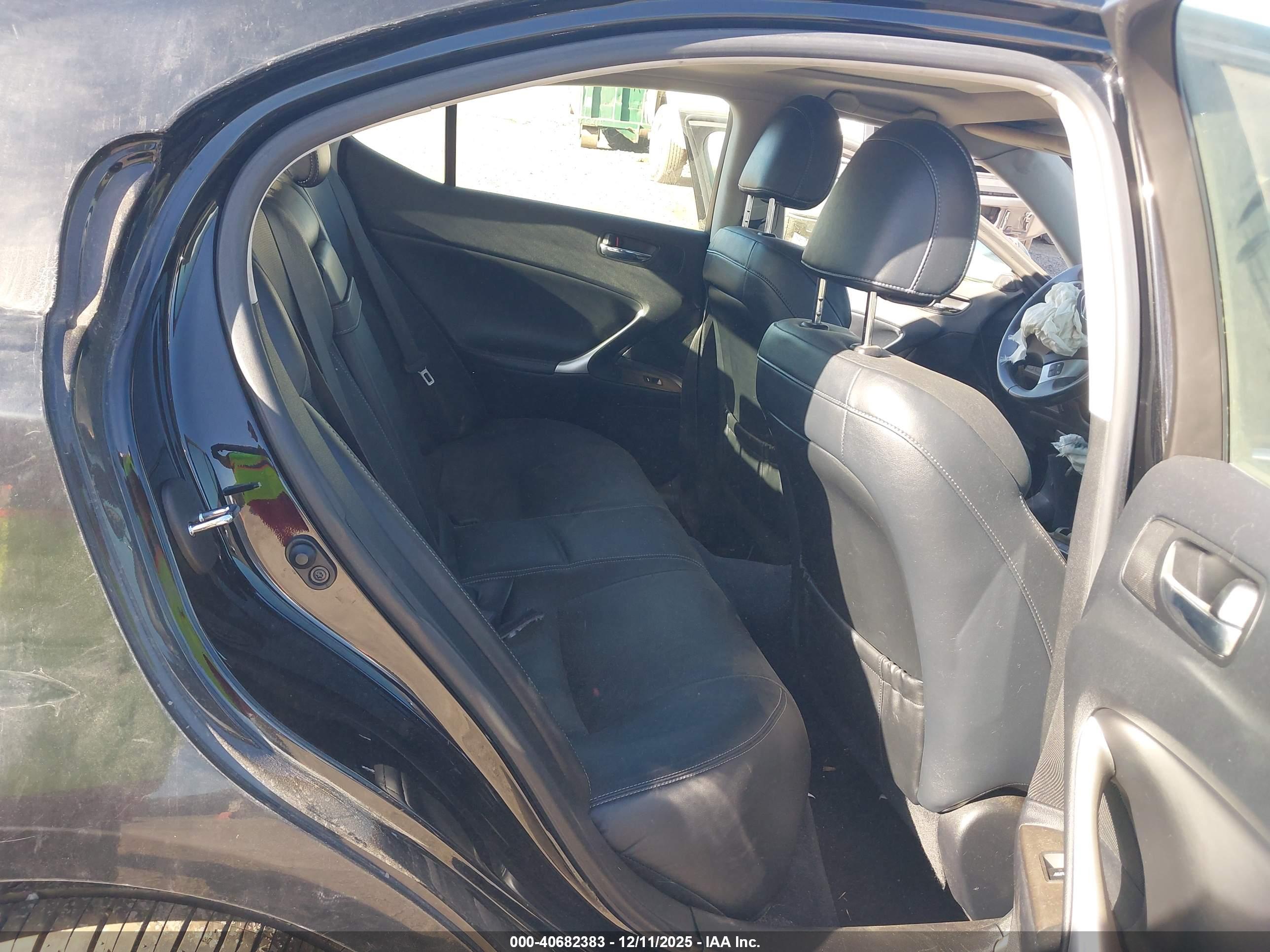 LEXUS IS image 8