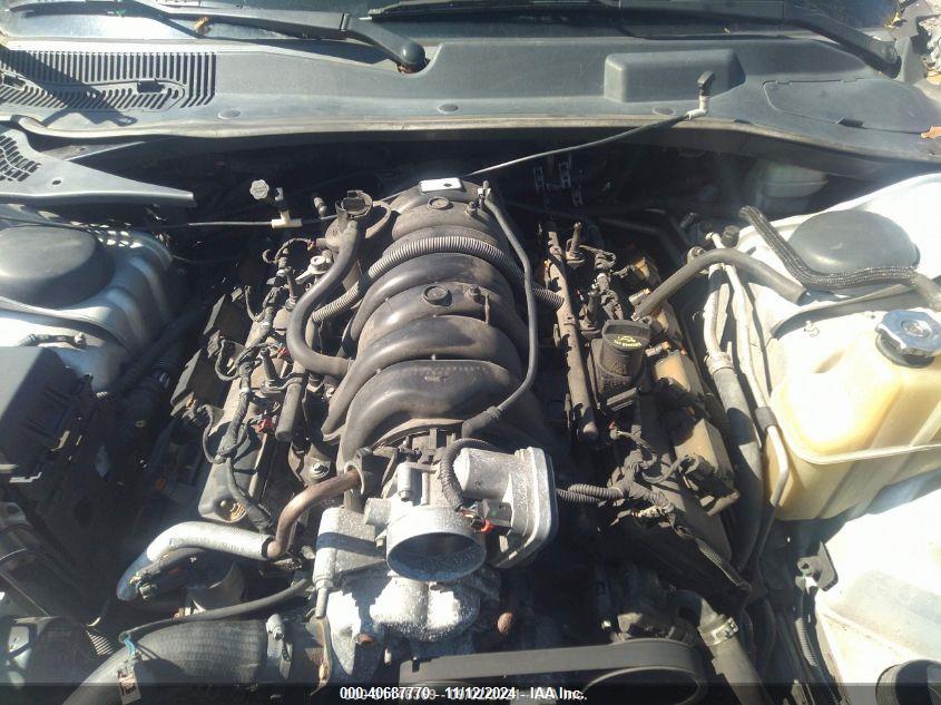 CHRYSLER 300 image 10