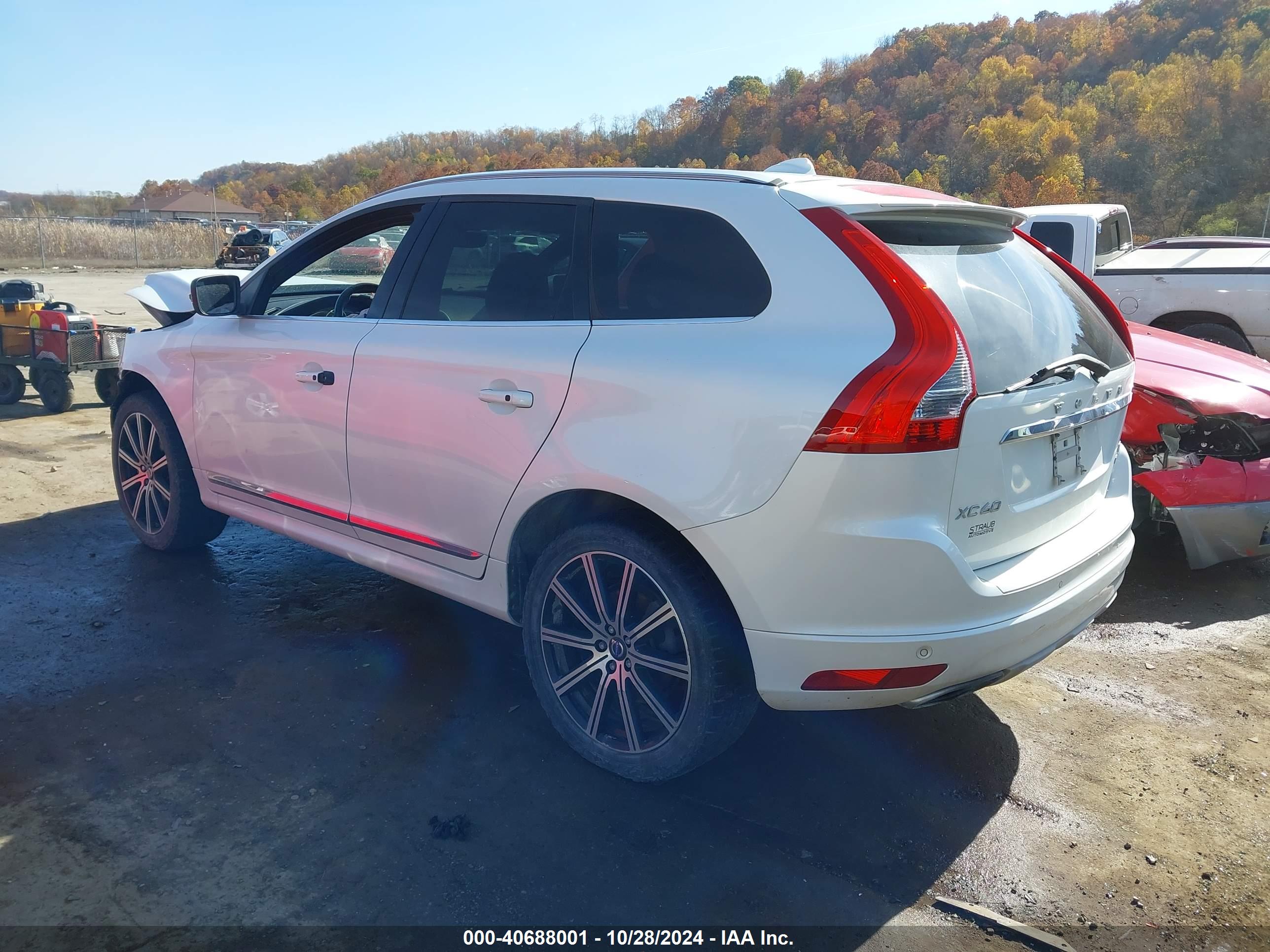 VOLVO XC60 image 3