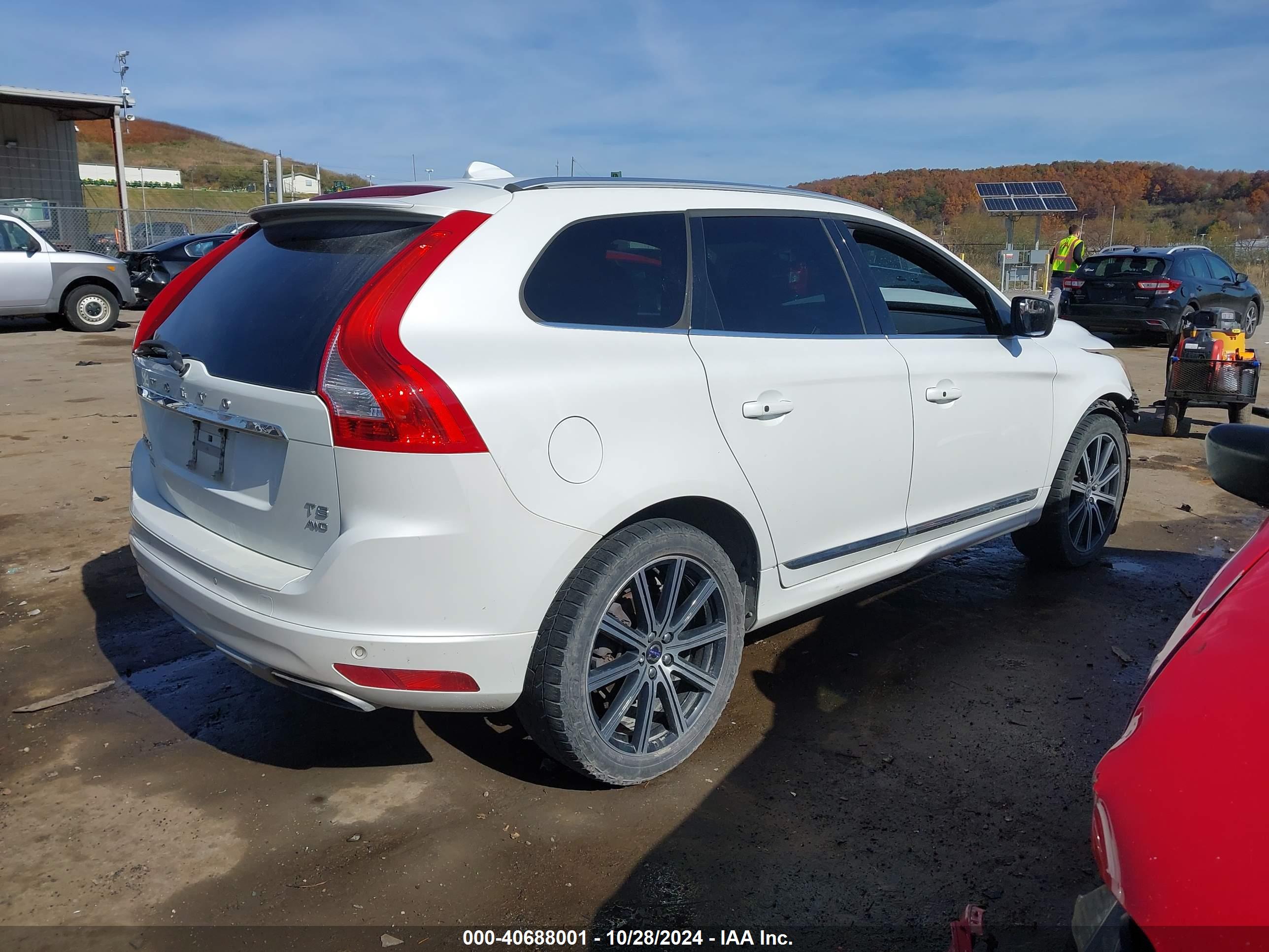 VOLVO XC60 image 4