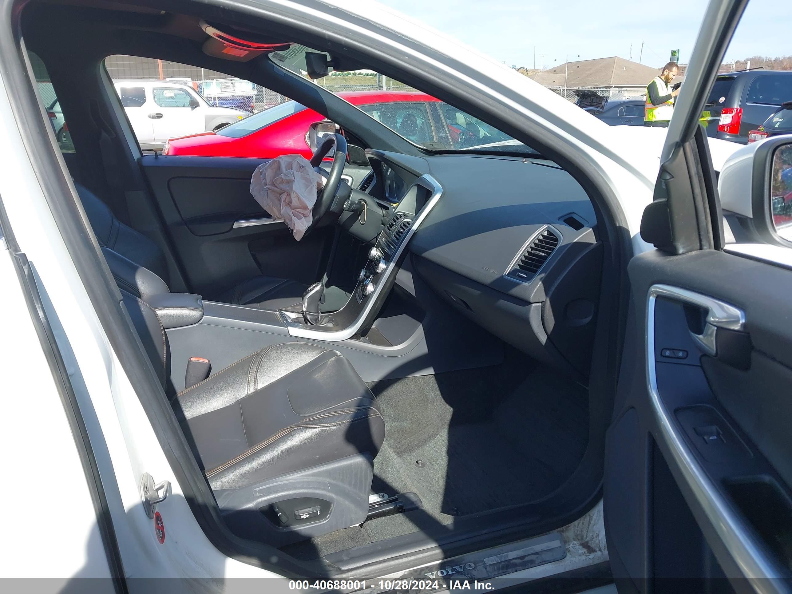VOLVO XC60 image 5