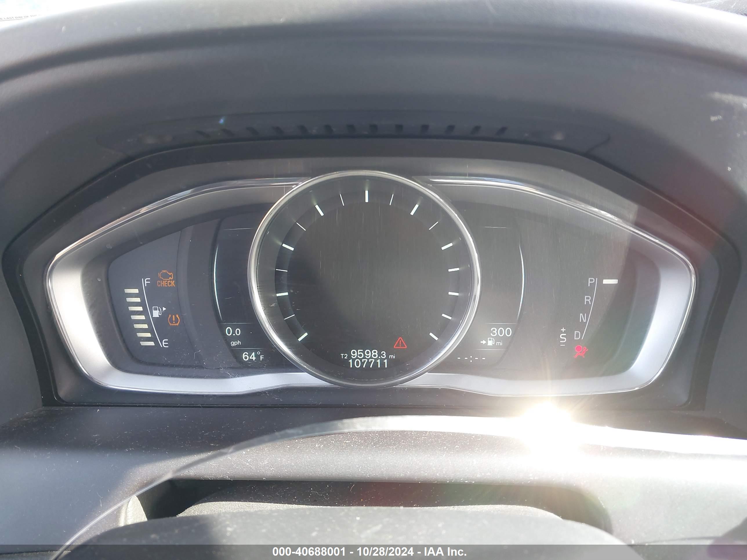 VOLVO XC60 image 7