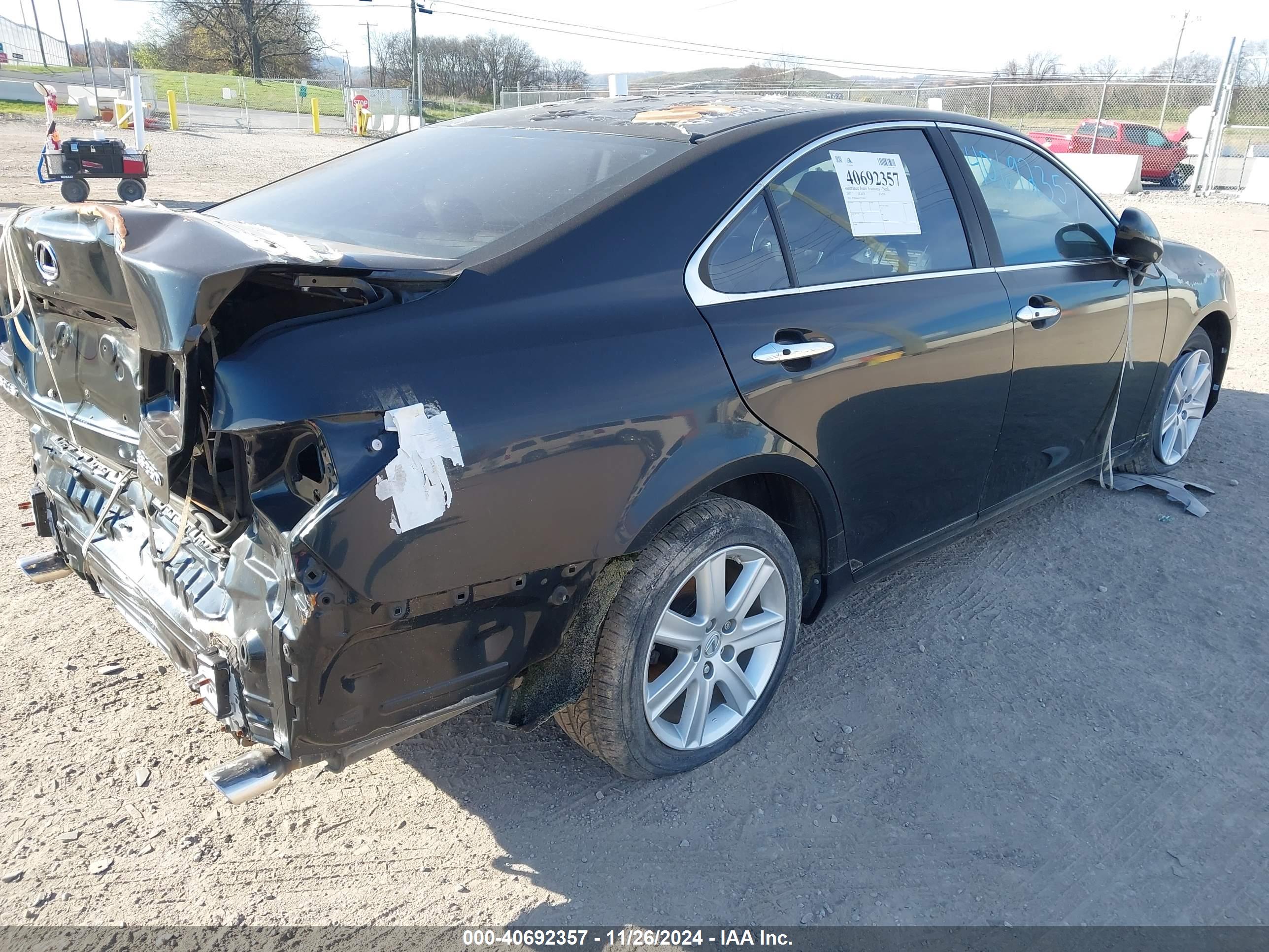 LEXUS ES image 4