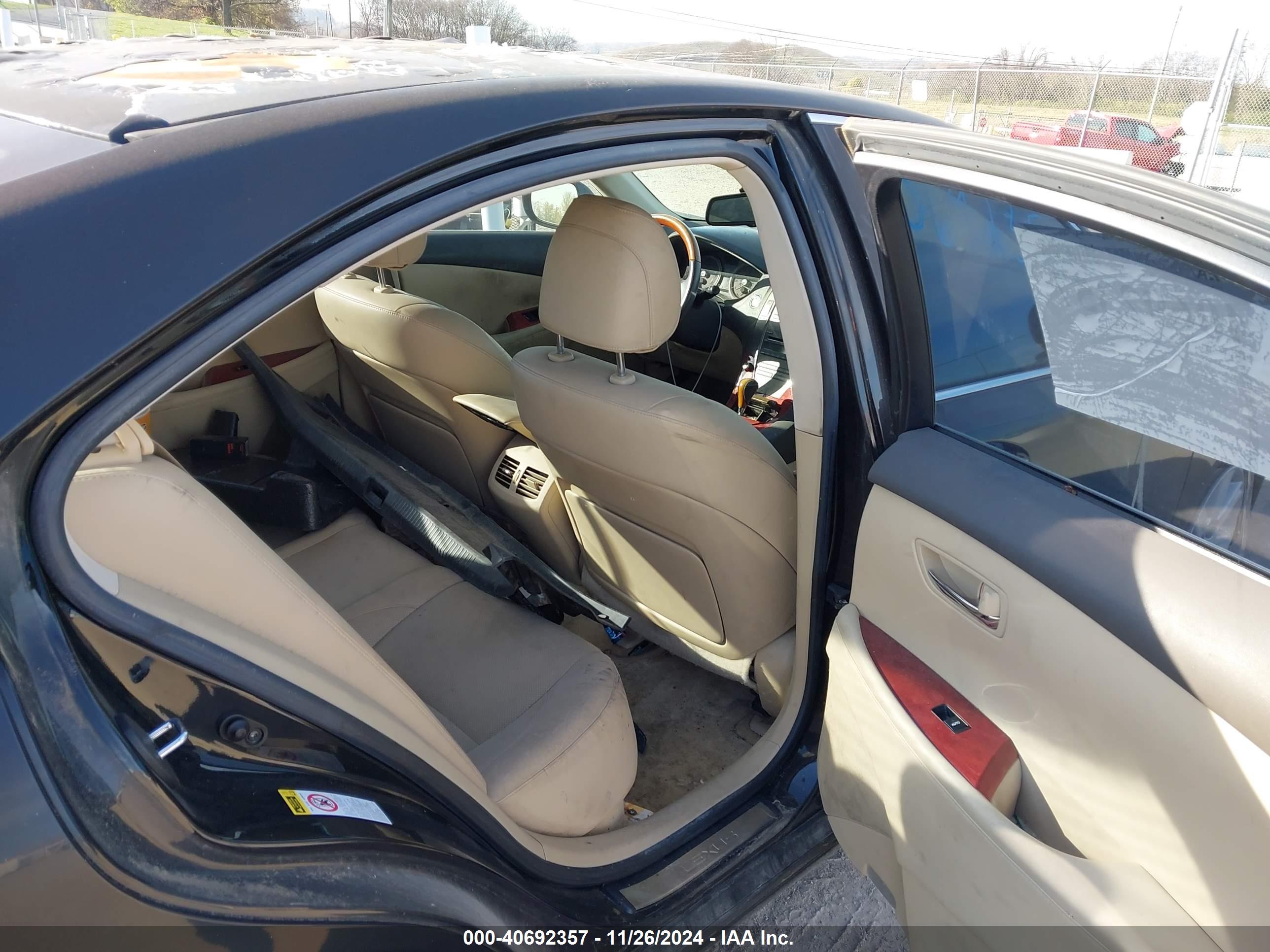 LEXUS ES image 8