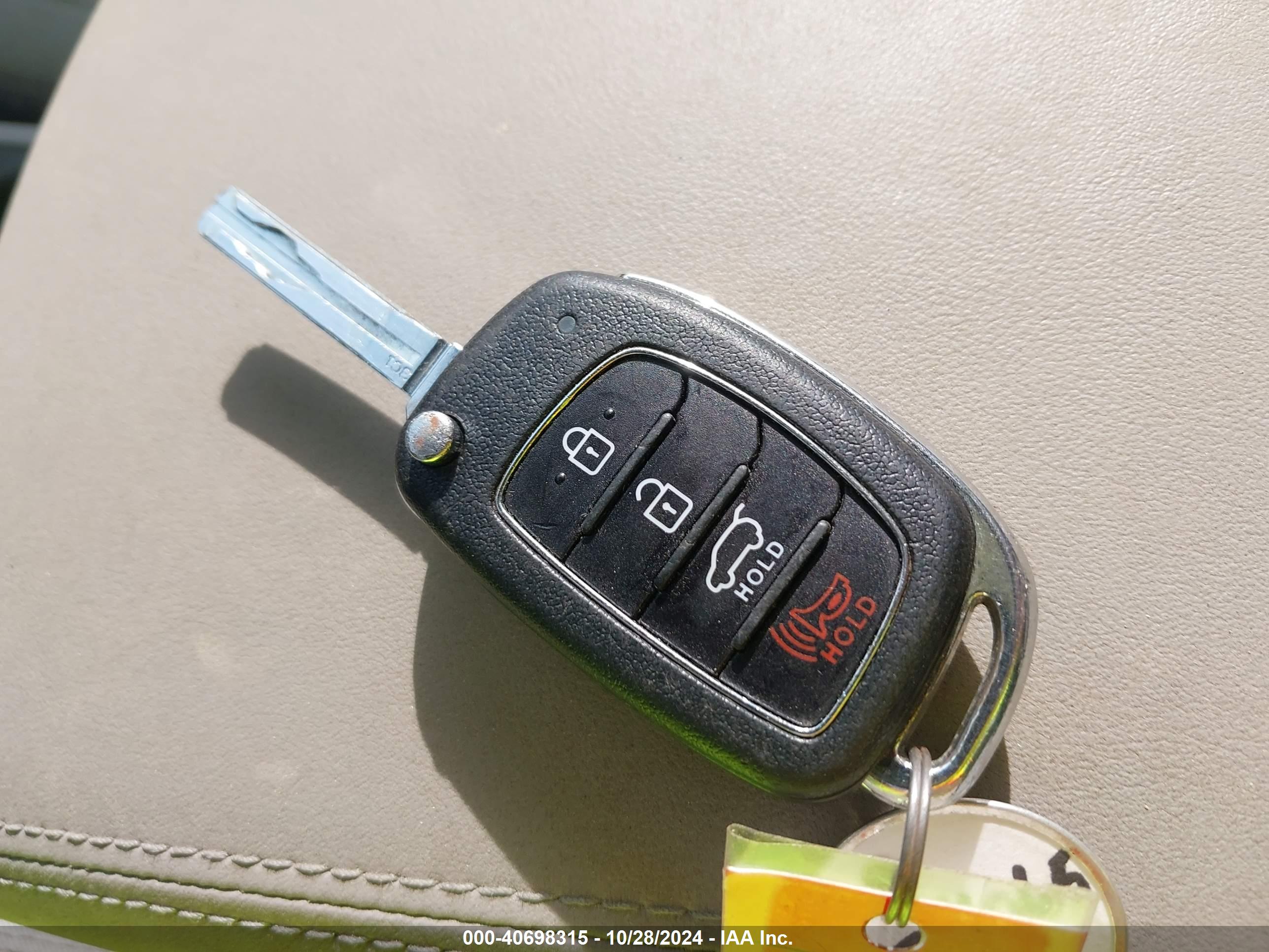 HYUNDAI TUCSON image 11