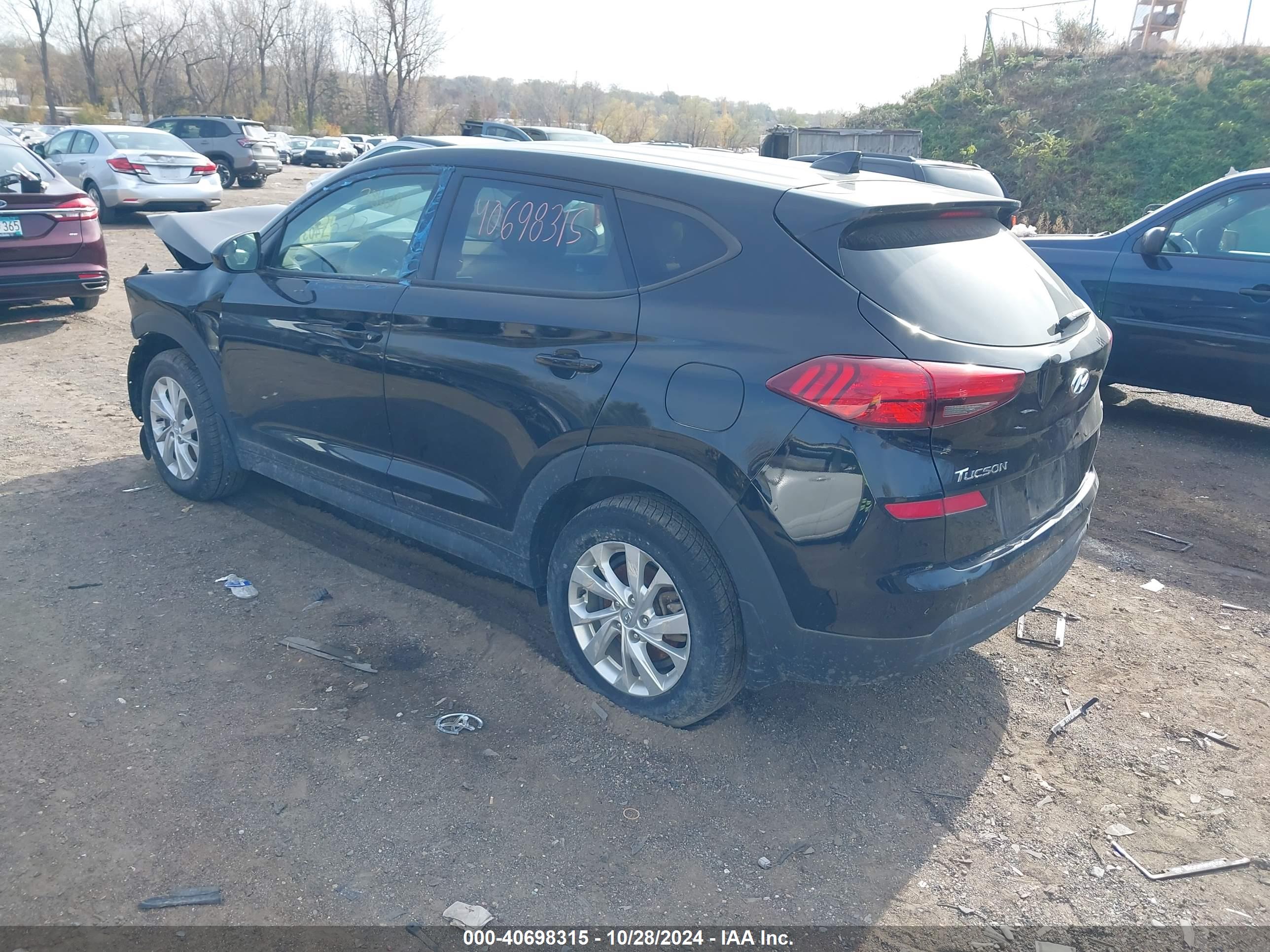 HYUNDAI TUCSON image 3