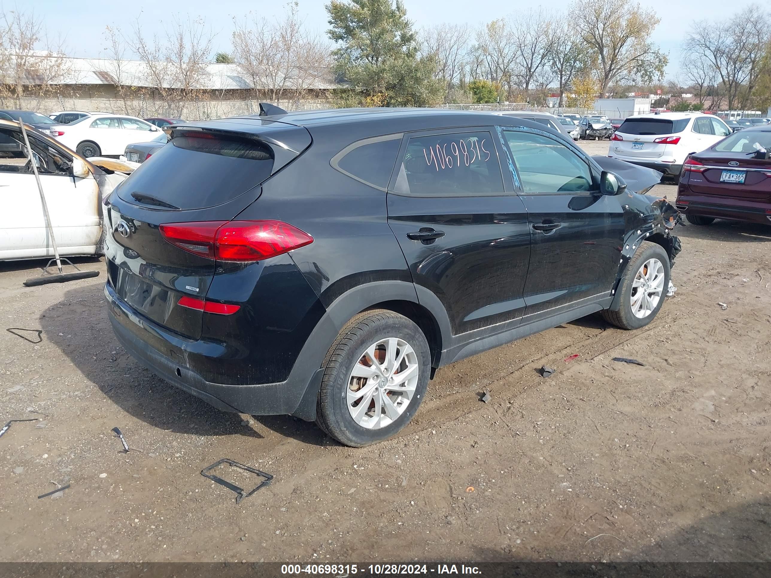 HYUNDAI TUCSON image 4