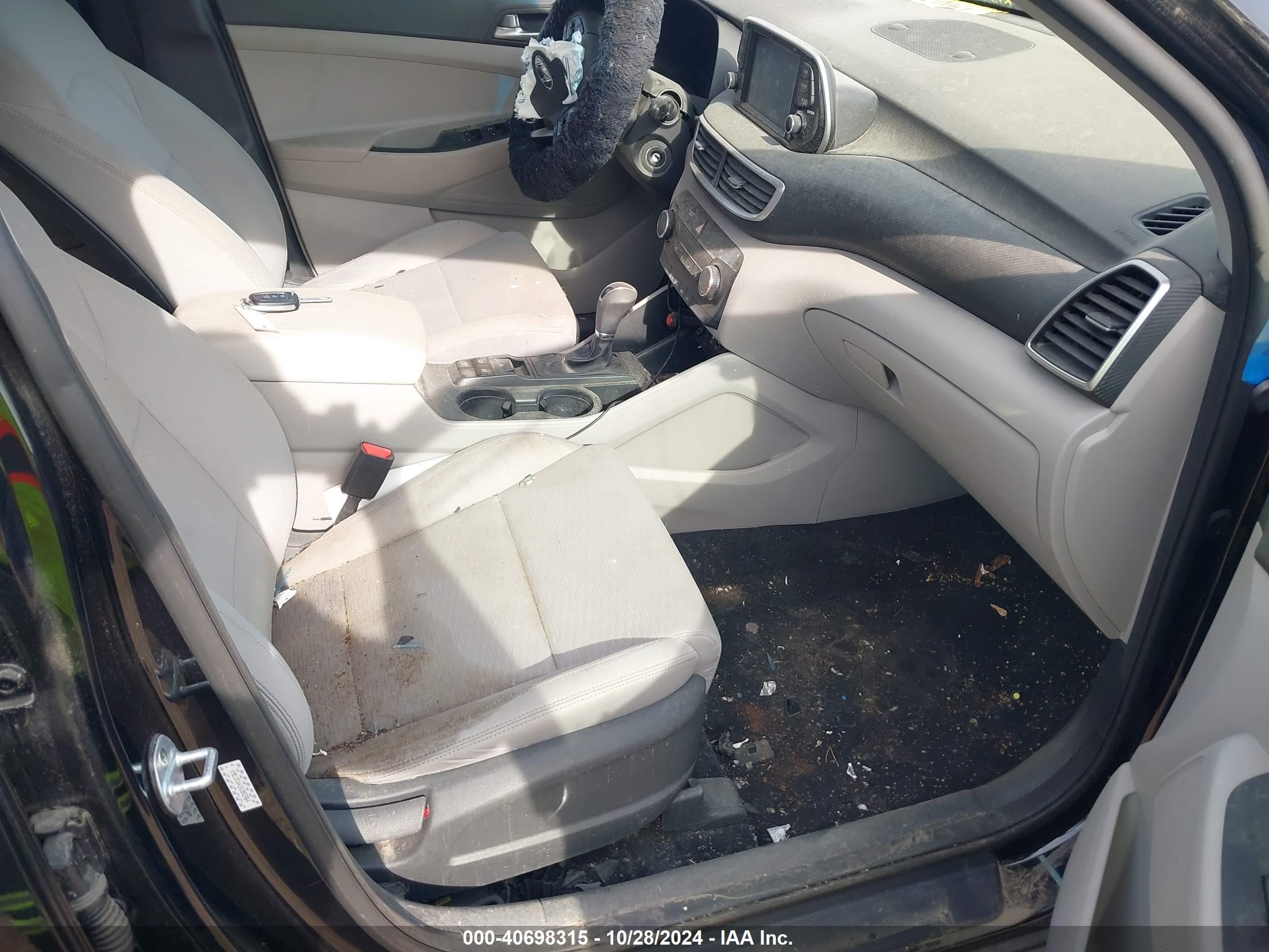 HYUNDAI TUCSON image 5