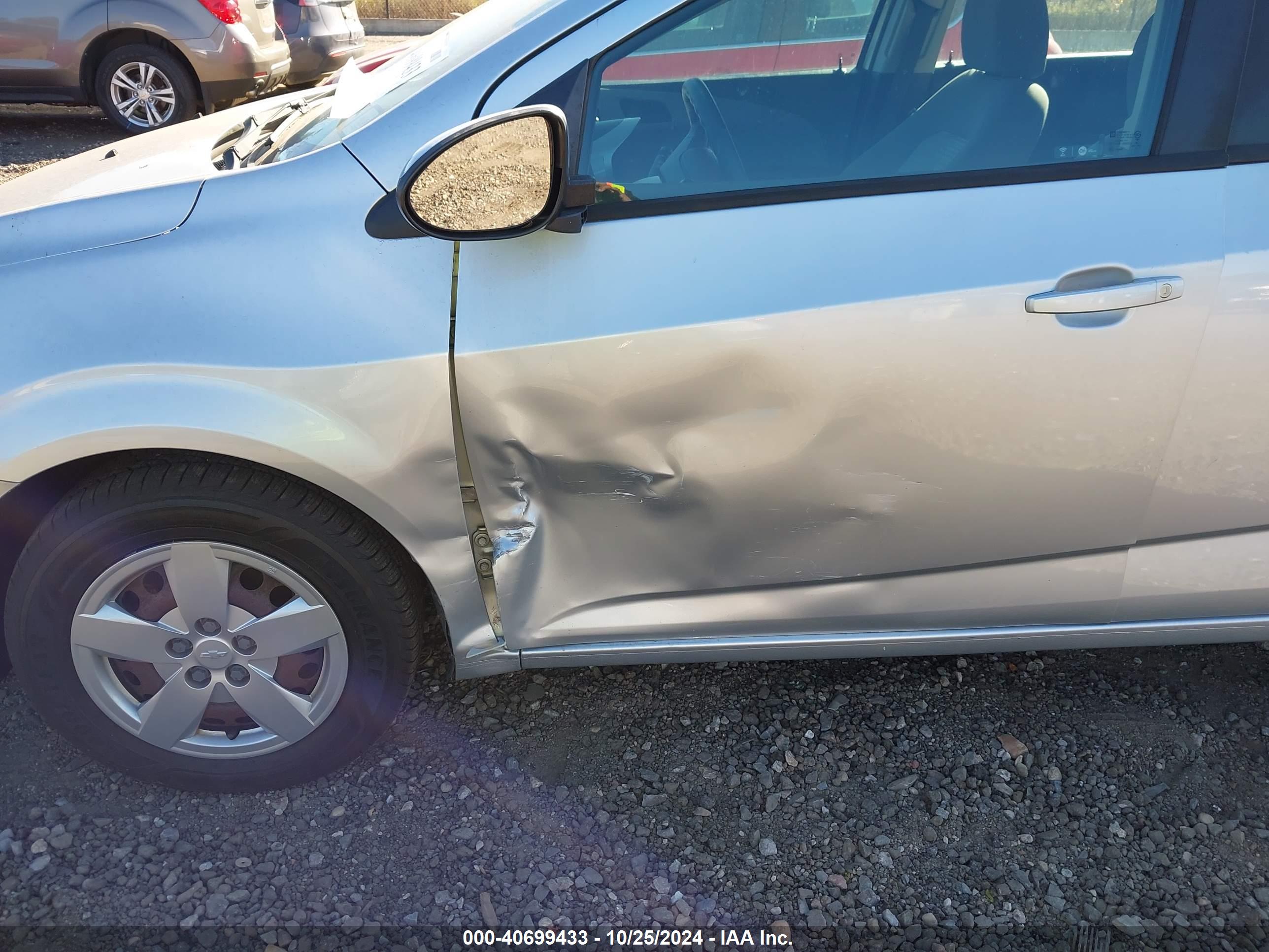 CHEVROLET SONIC image 6