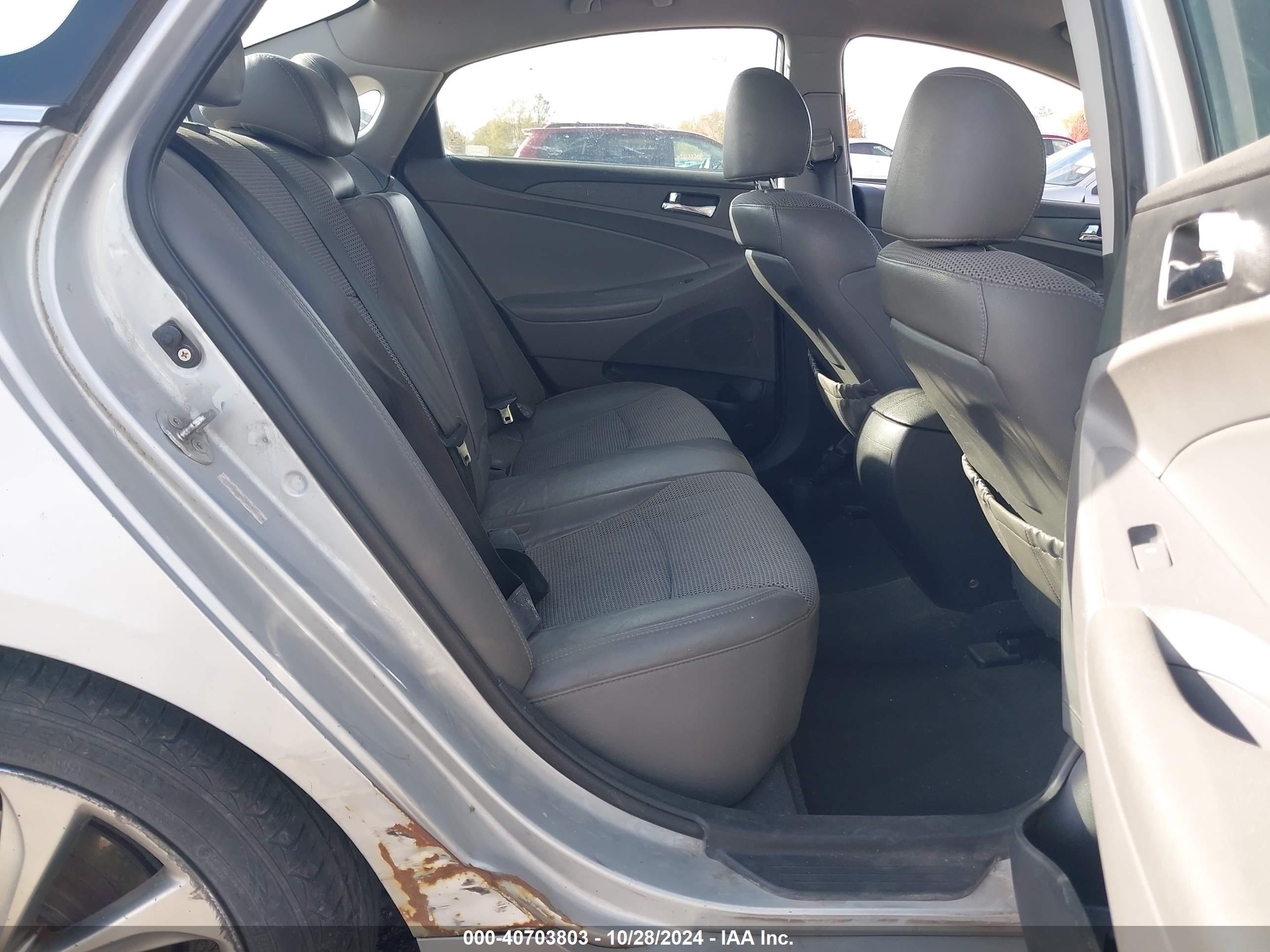 HYUNDAI SONATA image 8