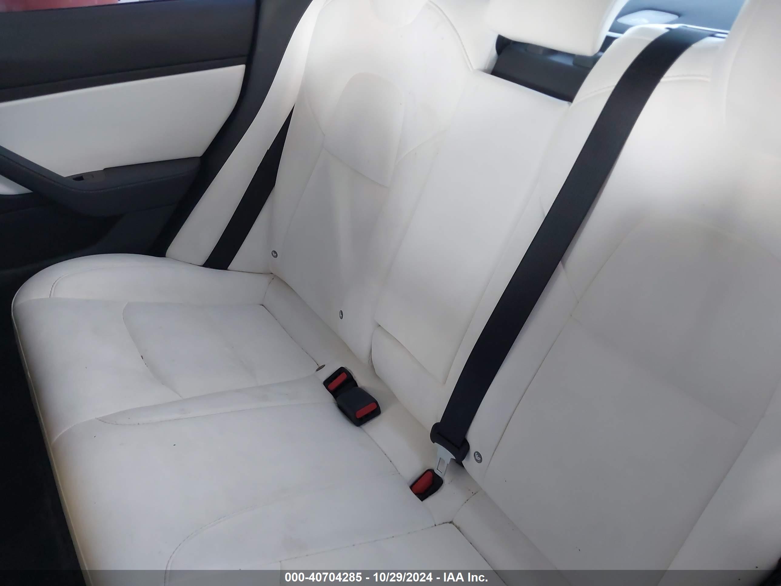 TESLA MODEL image 8