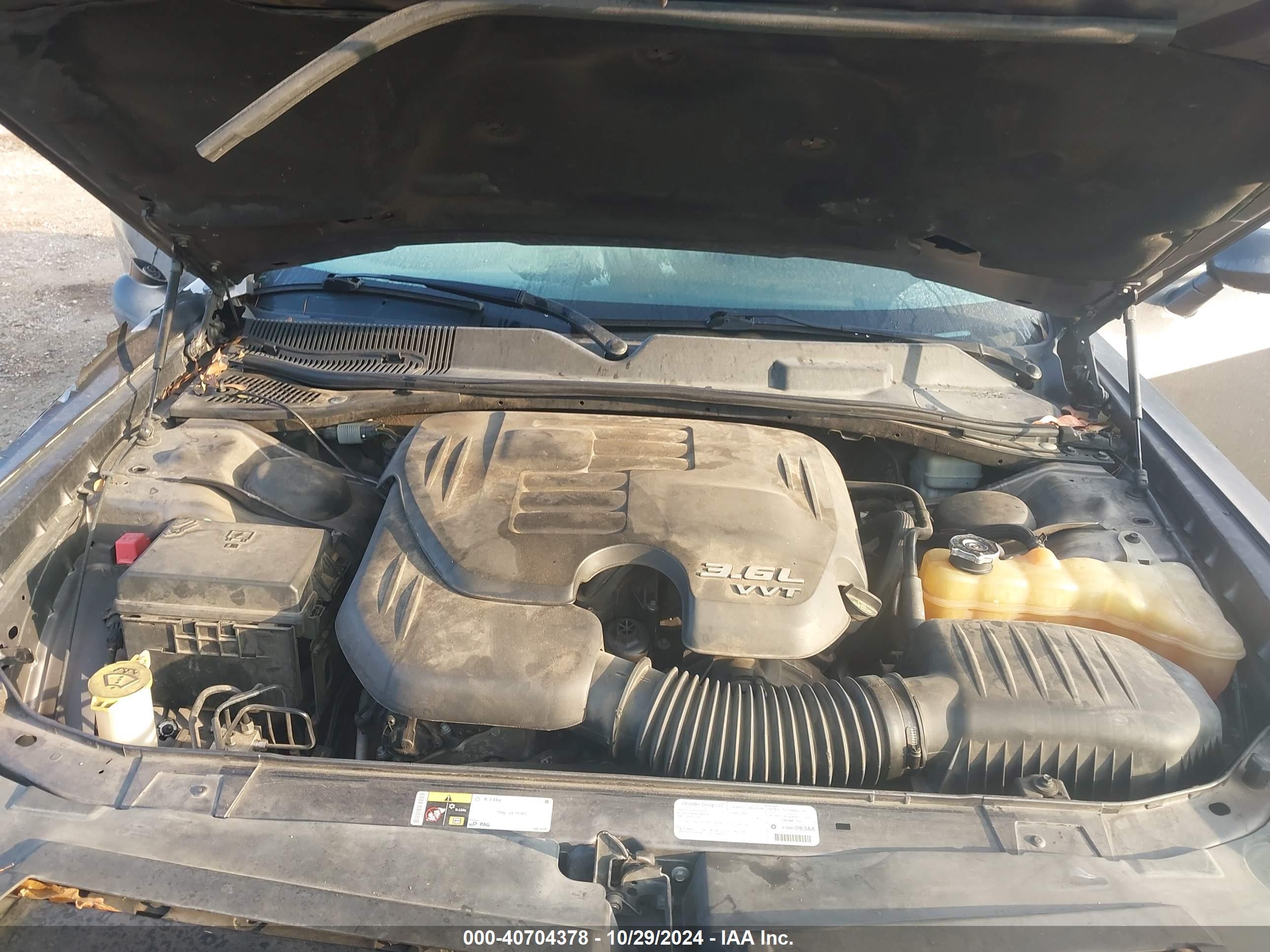 DODGE CHALLENGER image 10