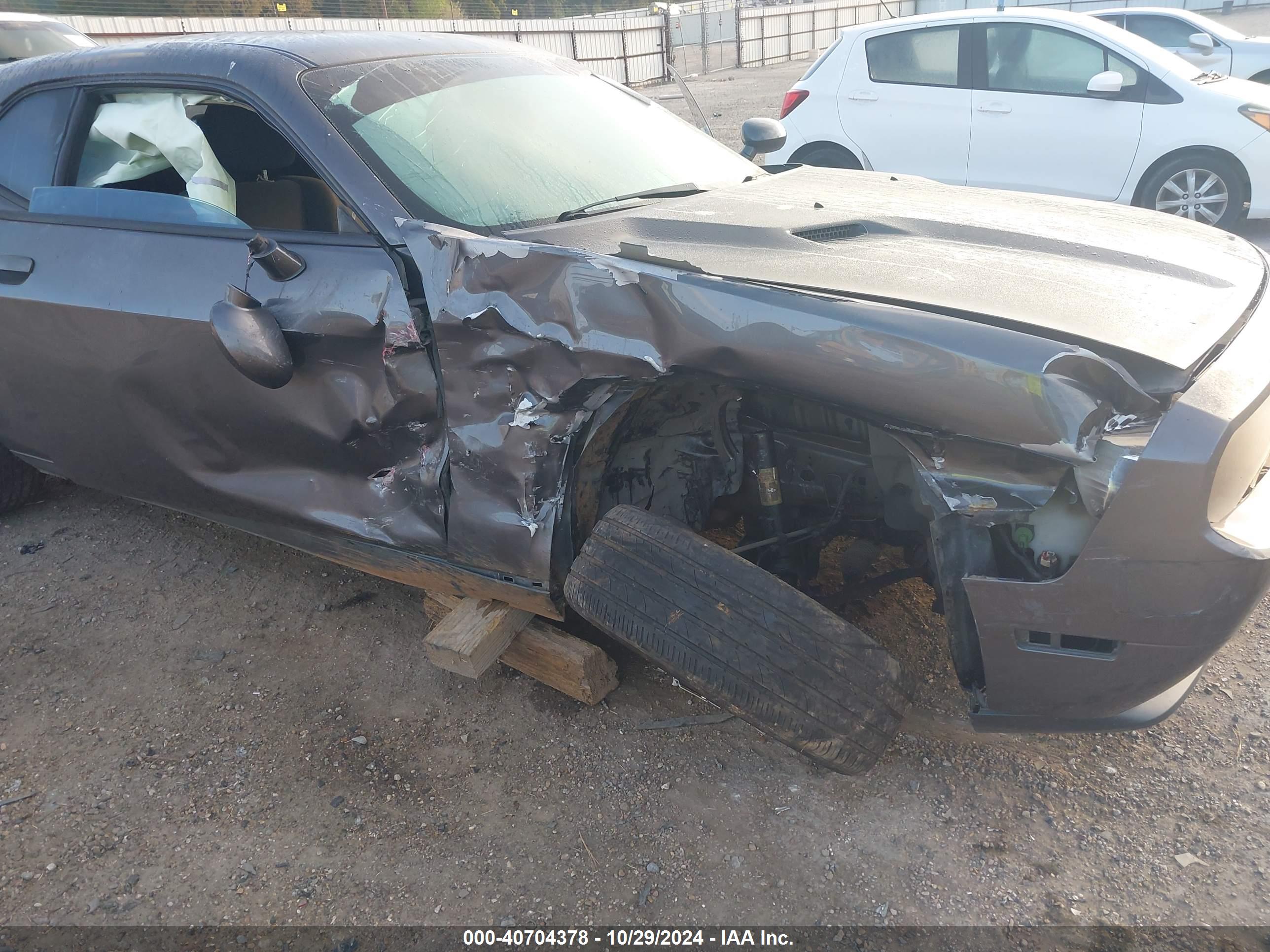 DODGE CHALLENGER image 6