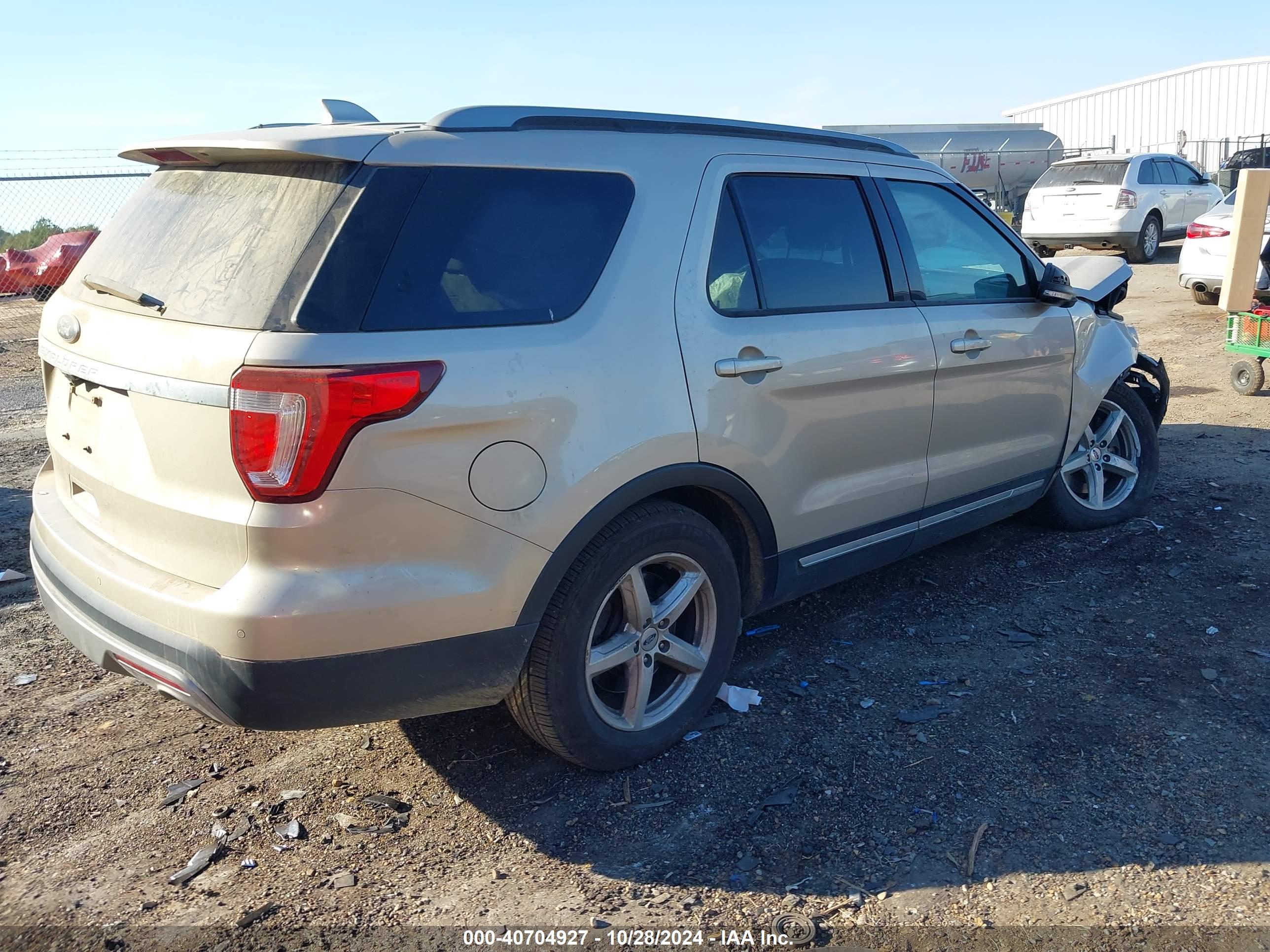 FORD EXPLORER image 4