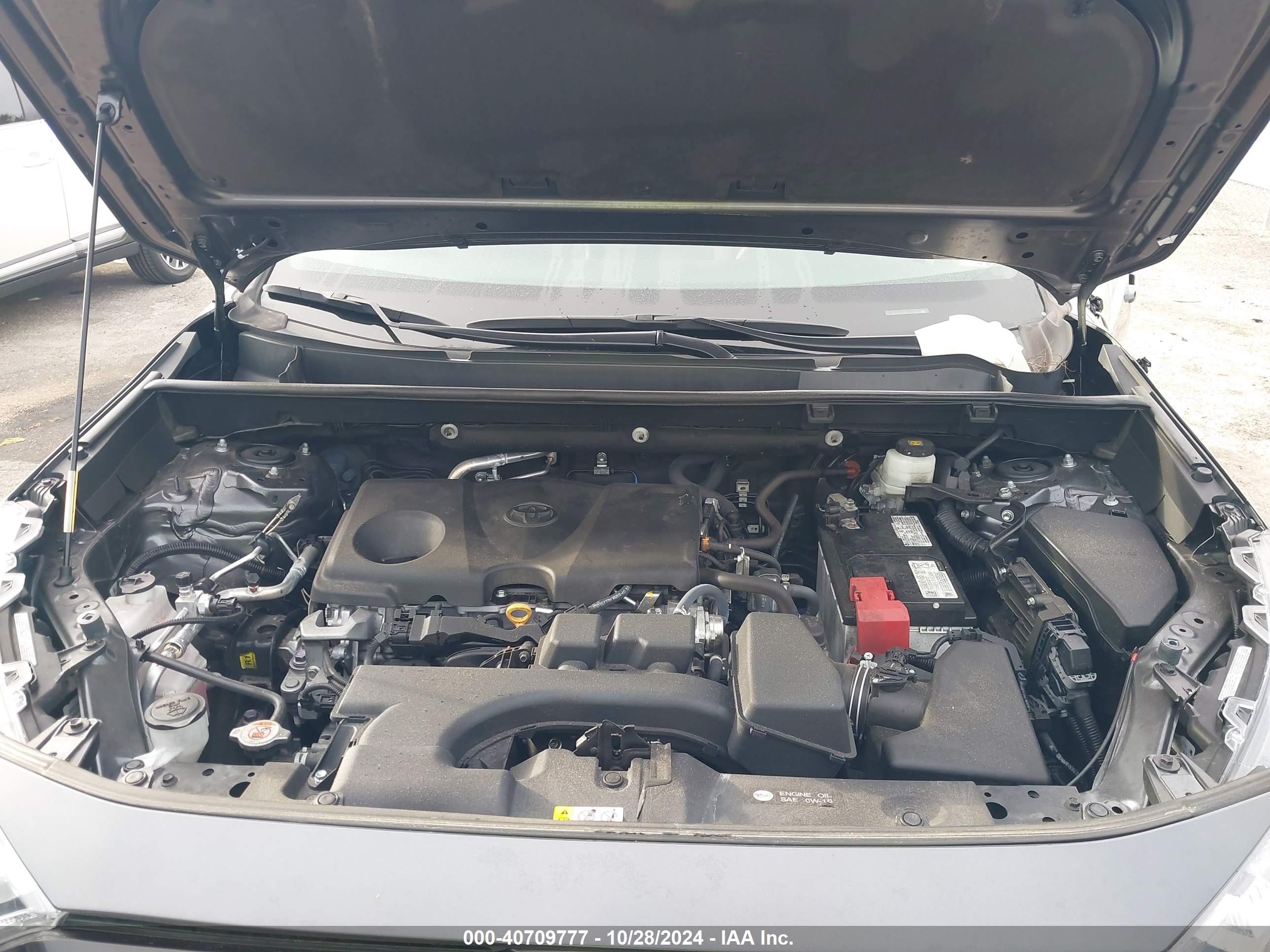 TOYOTA RAV4 image 10