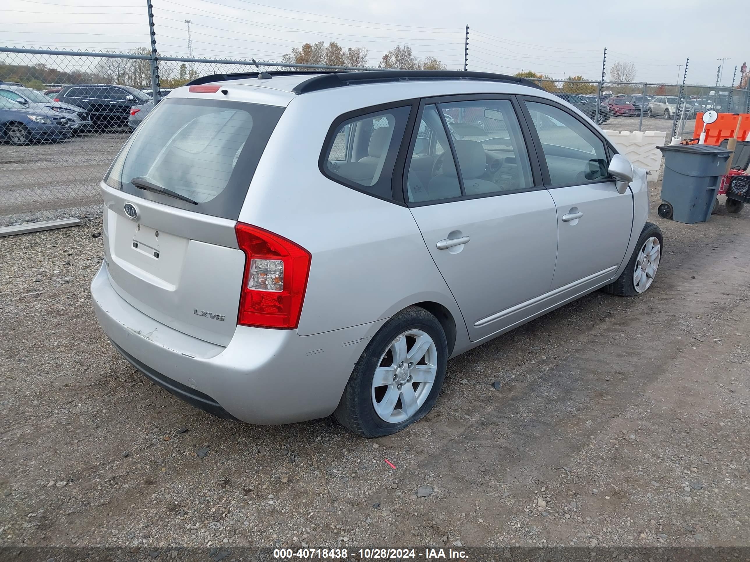 KIA RONDO image 4