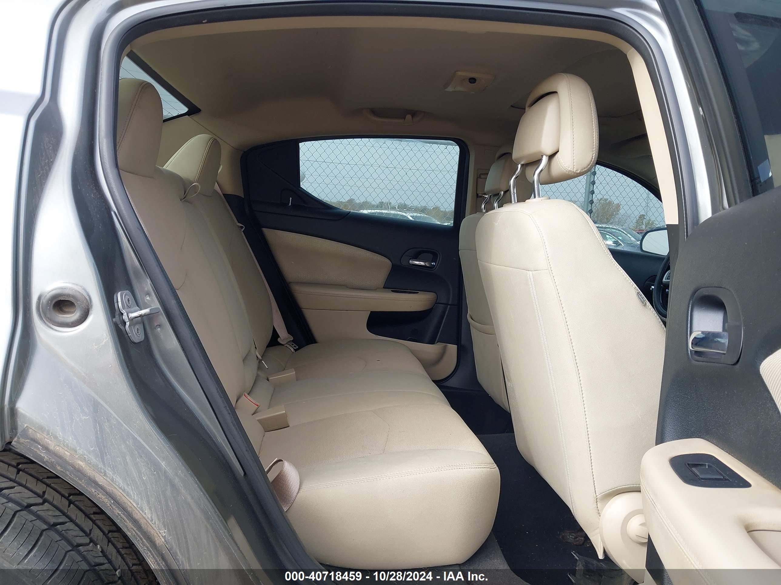 DODGE AVENGER image 8