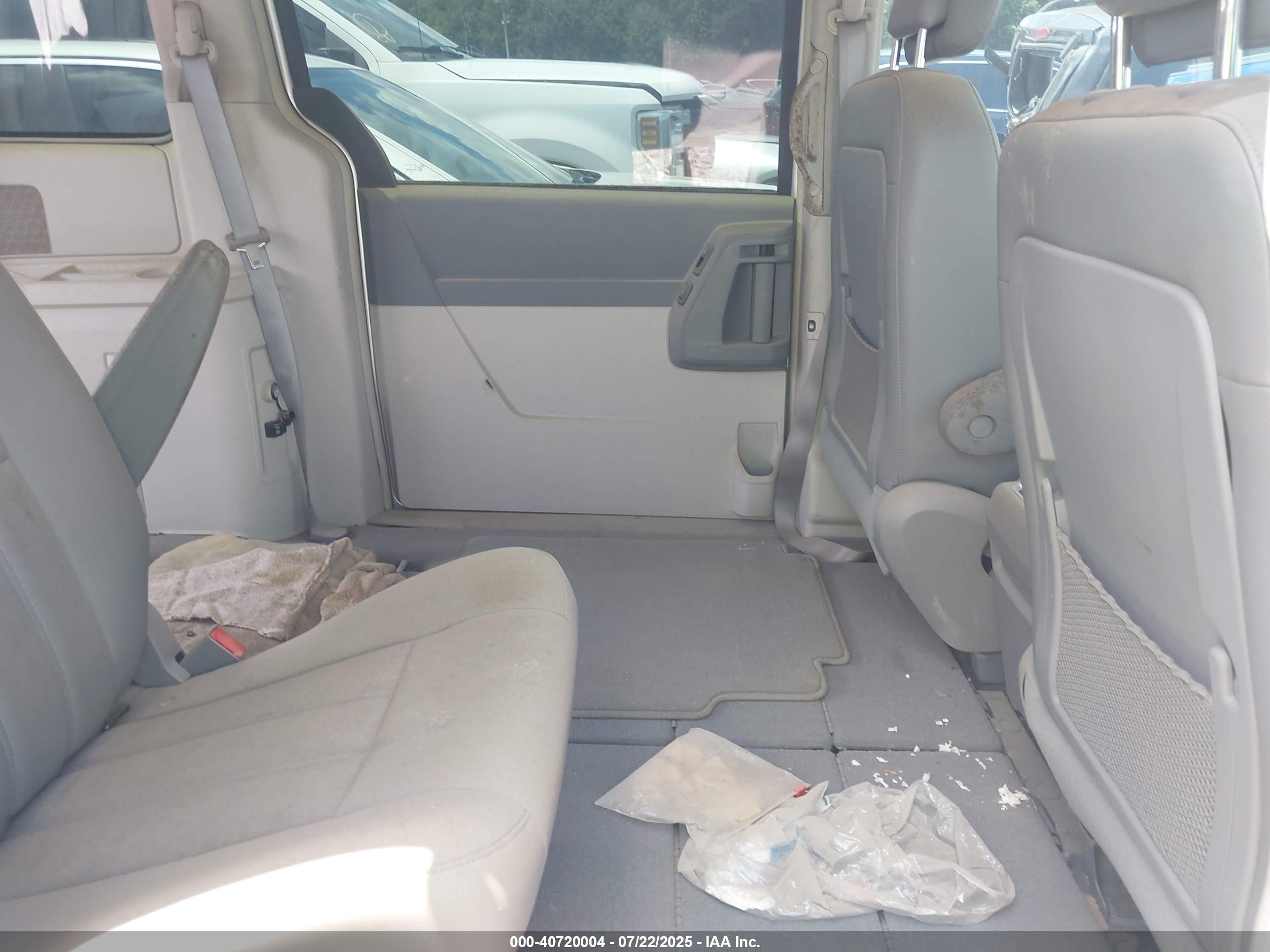 CHRYSLER TOWN image 8
