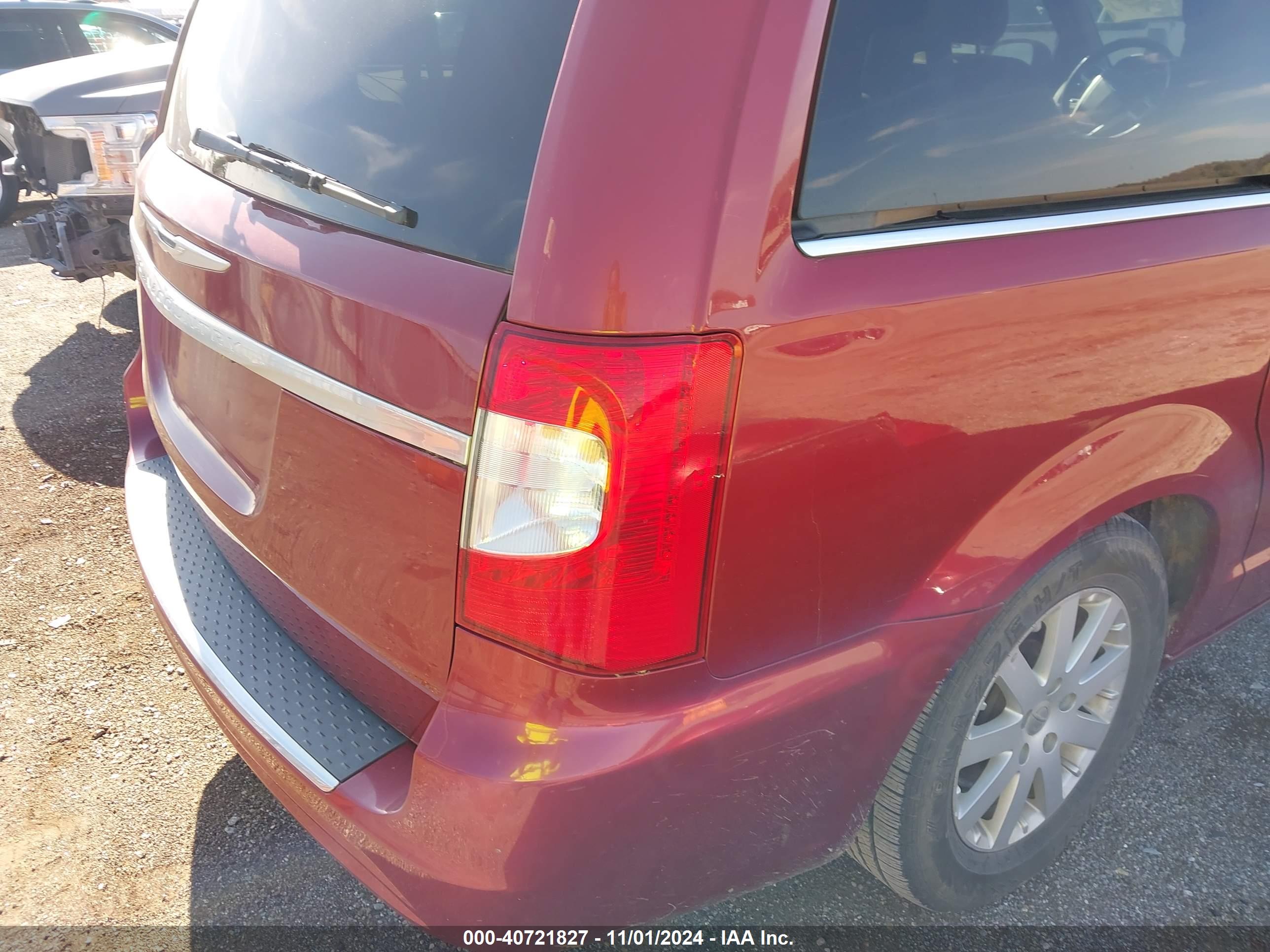 CHRYSLER TOWN image 4