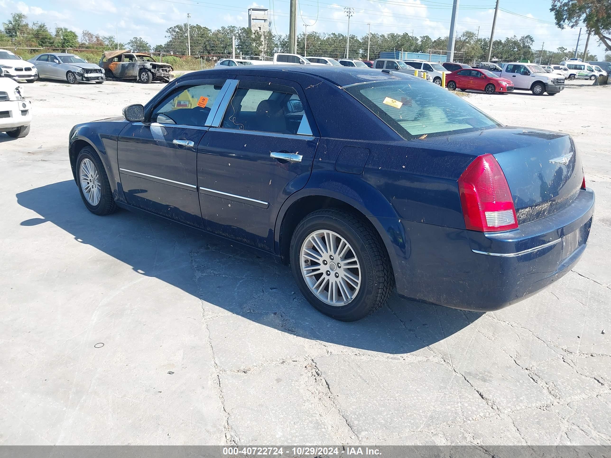 CHRYSLER 300 image 3
