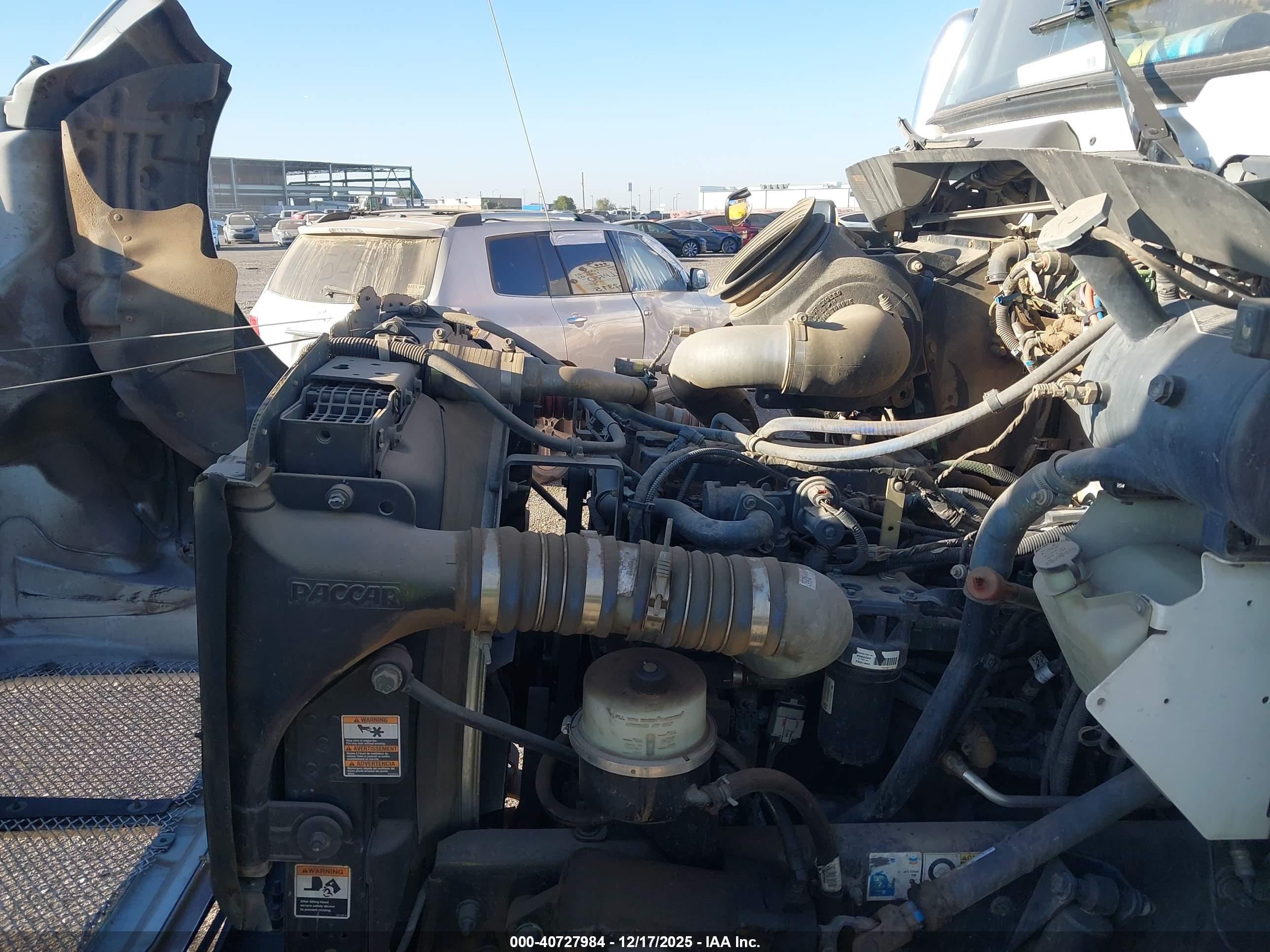 KENWORTH T3 image 10