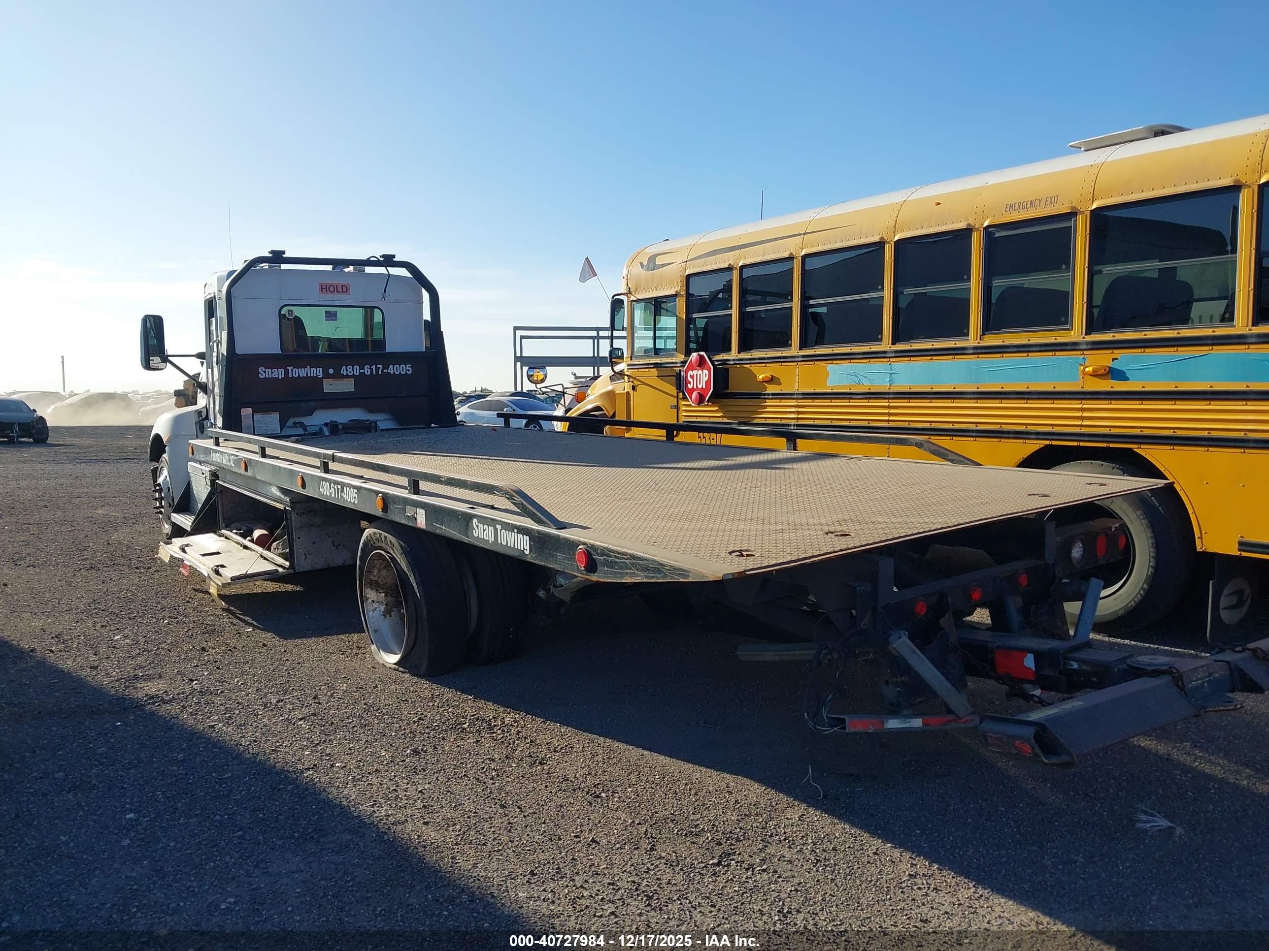 KENWORTH T3 image 3