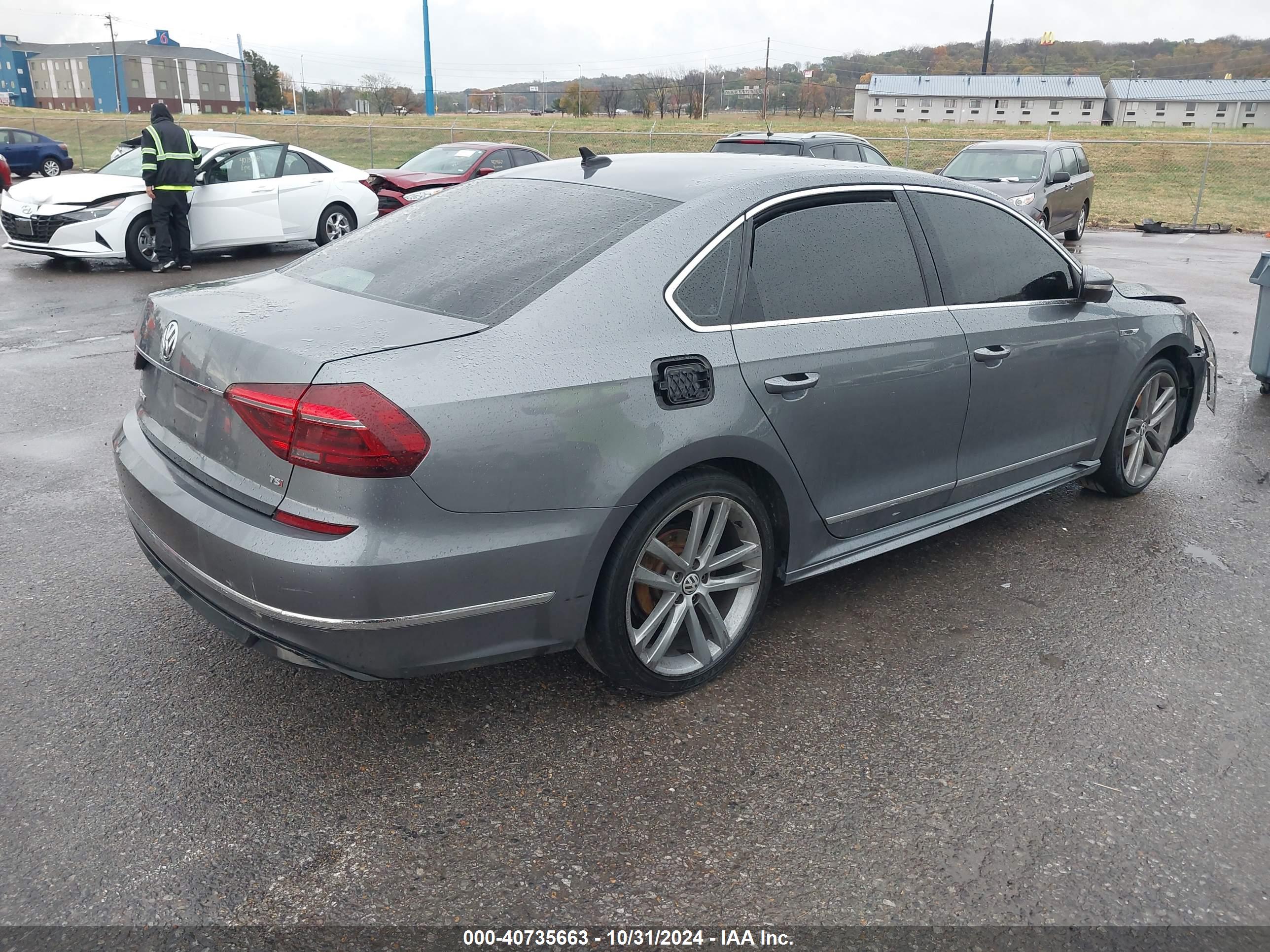 VOLKSWAGEN PASSAT image 4