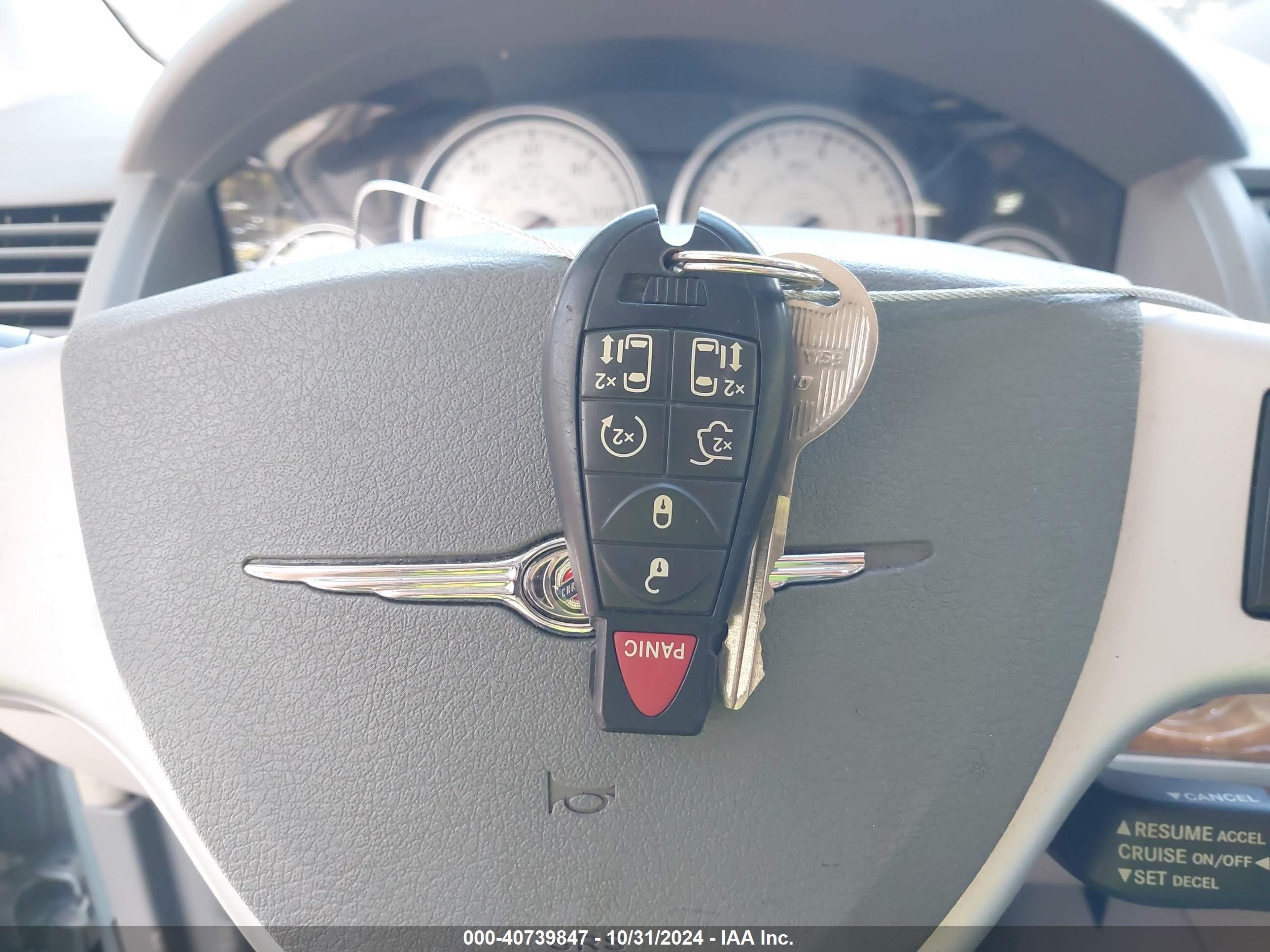 CHRYSLER TOWN image 11