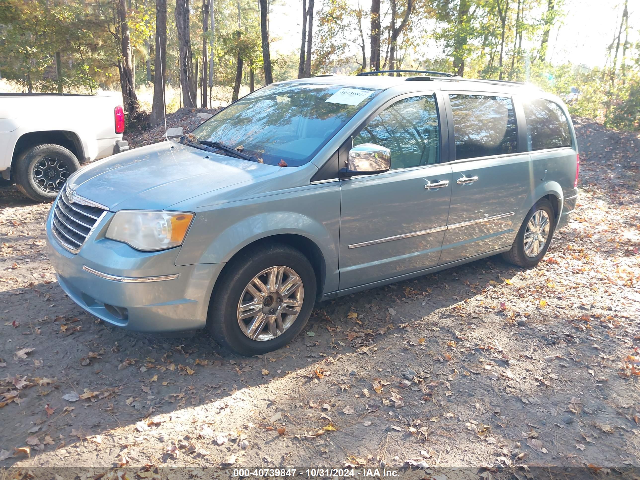 CHRYSLER TOWN image 2