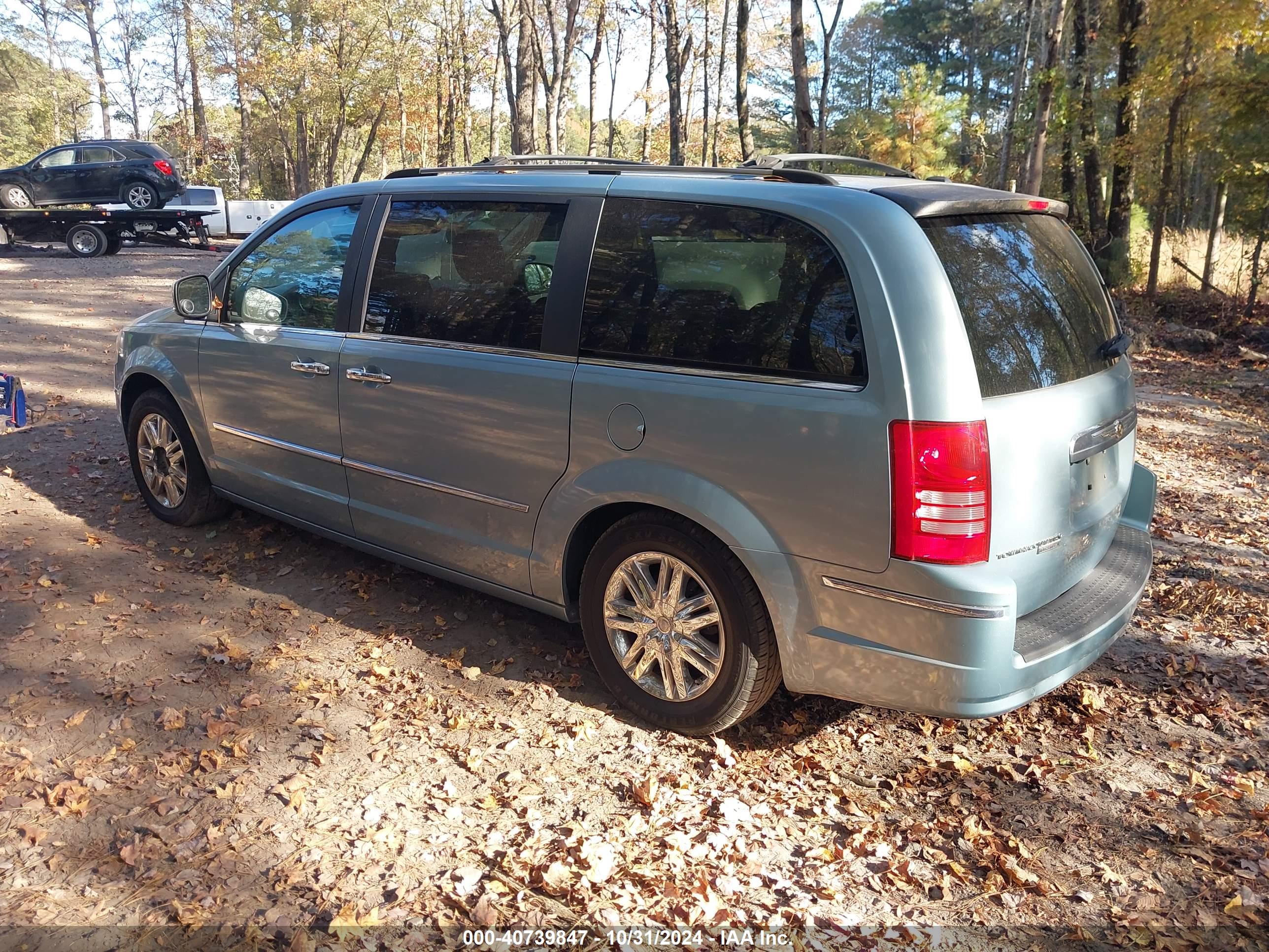 CHRYSLER TOWN image 3