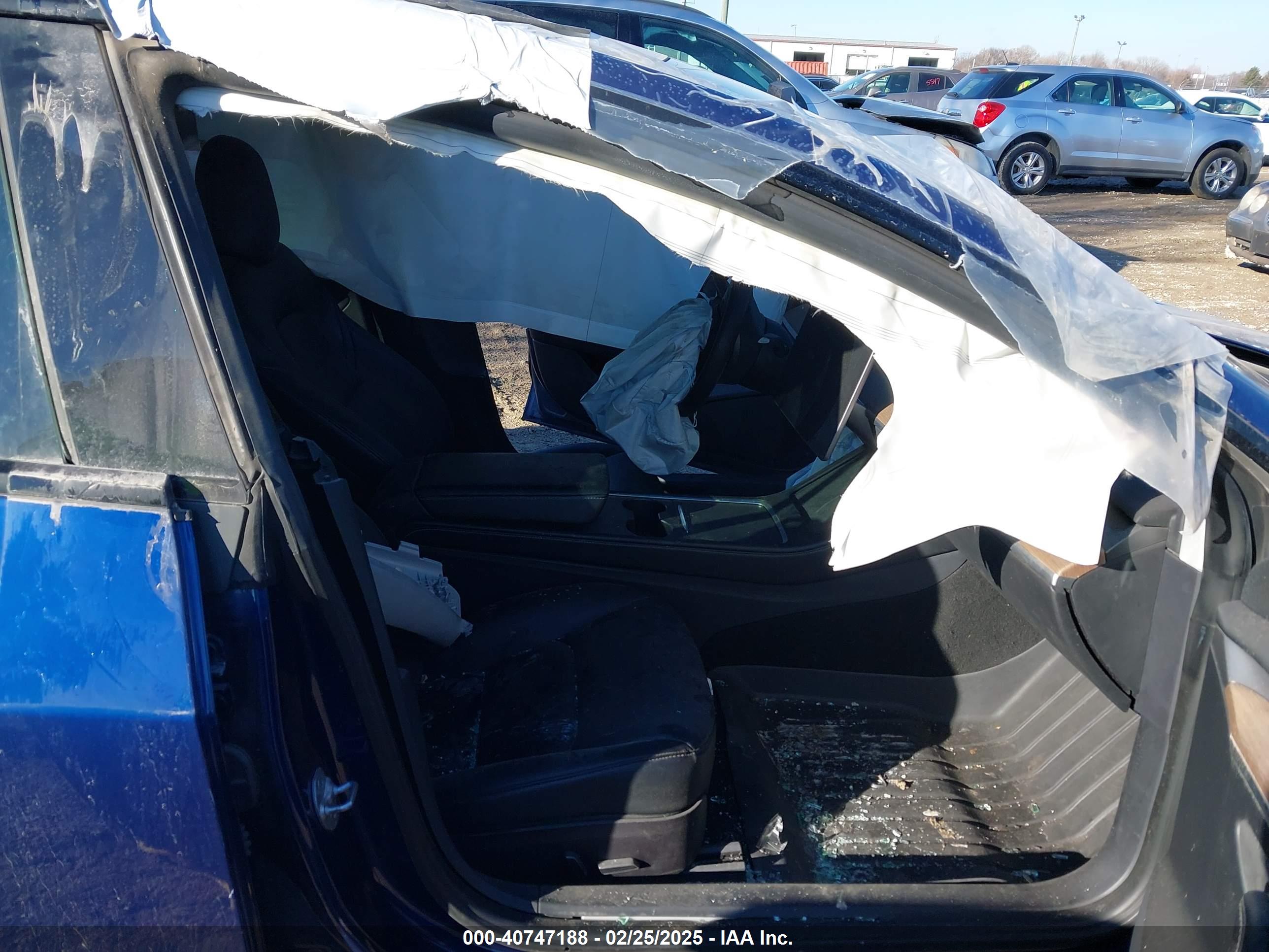 TESLA MODEL image 5
