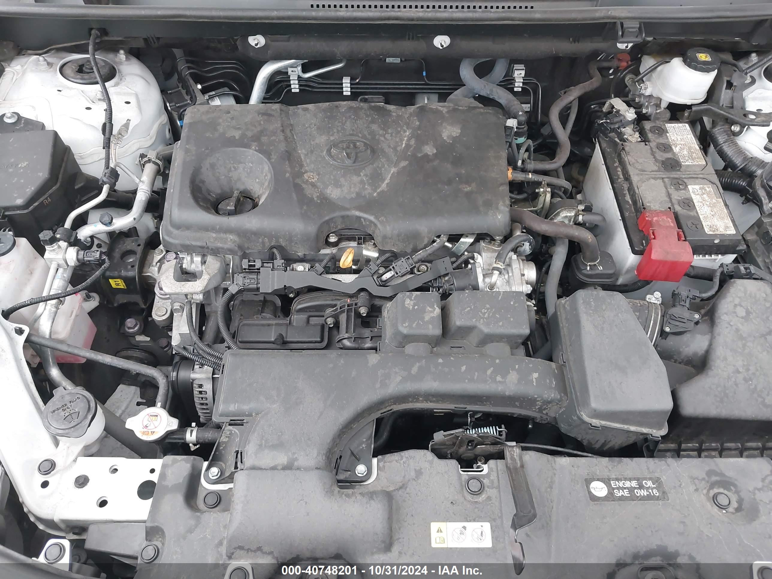 TOYOTA RAV4 image 10