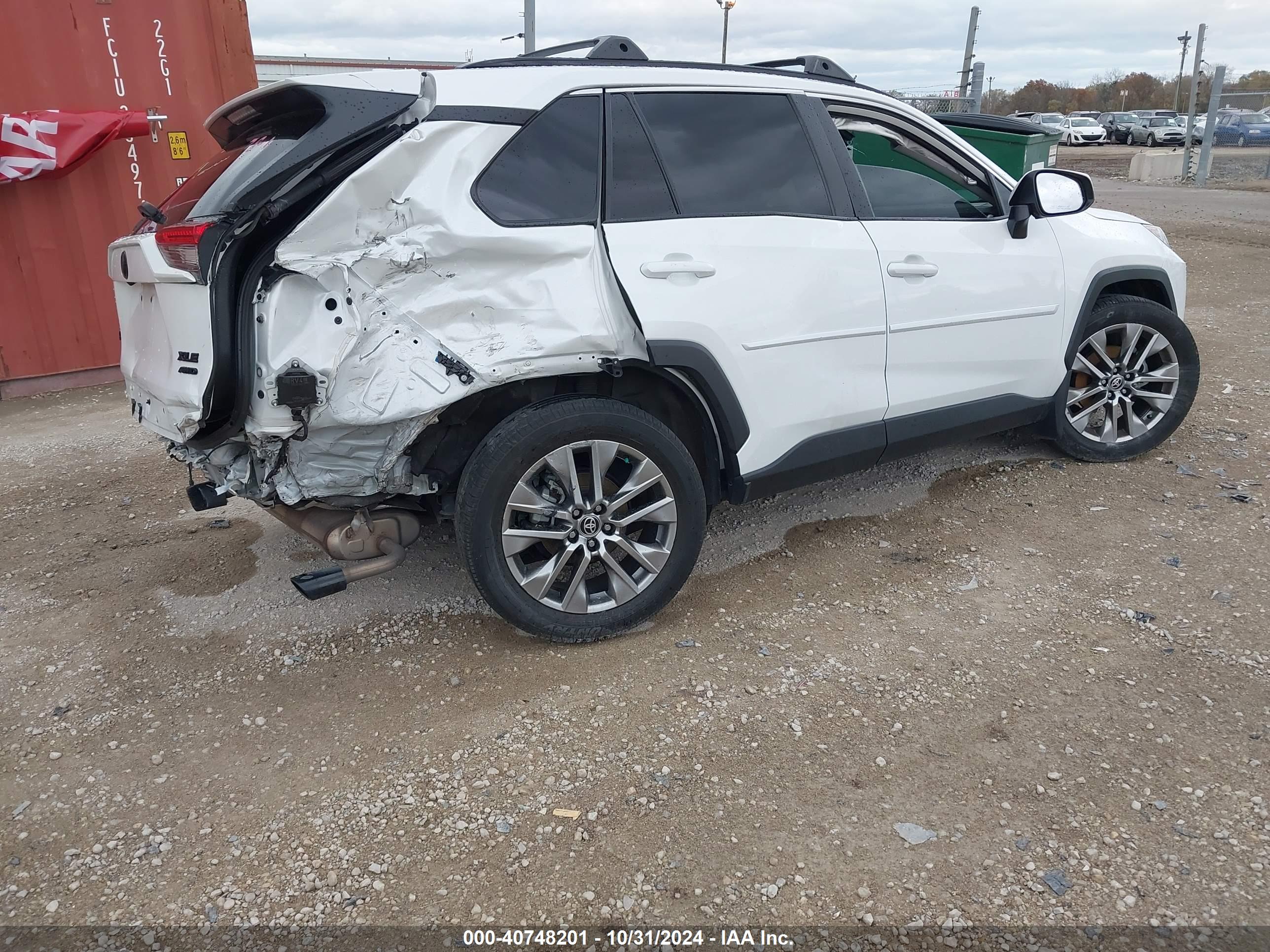 TOYOTA RAV4 image 4