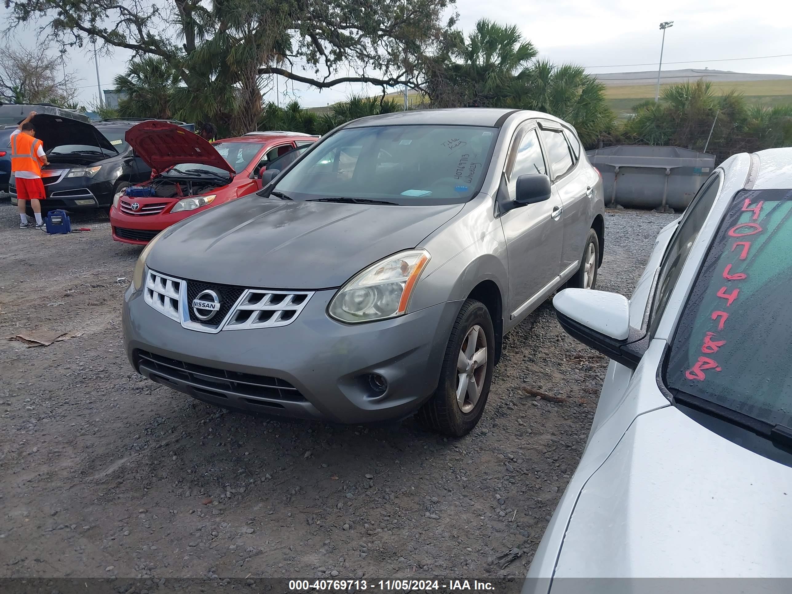 NISSAN ROGUE image 2