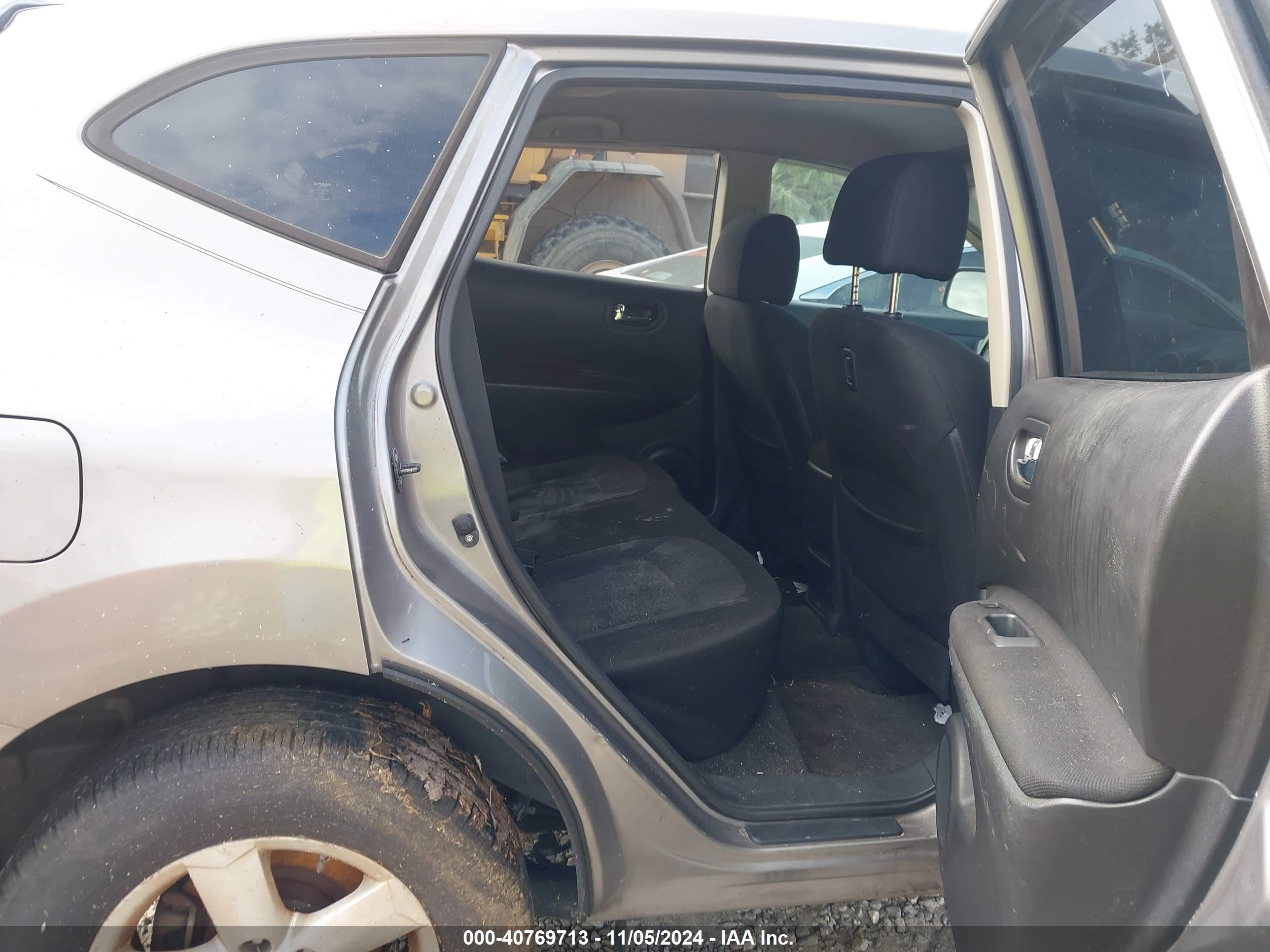NISSAN ROGUE image 8