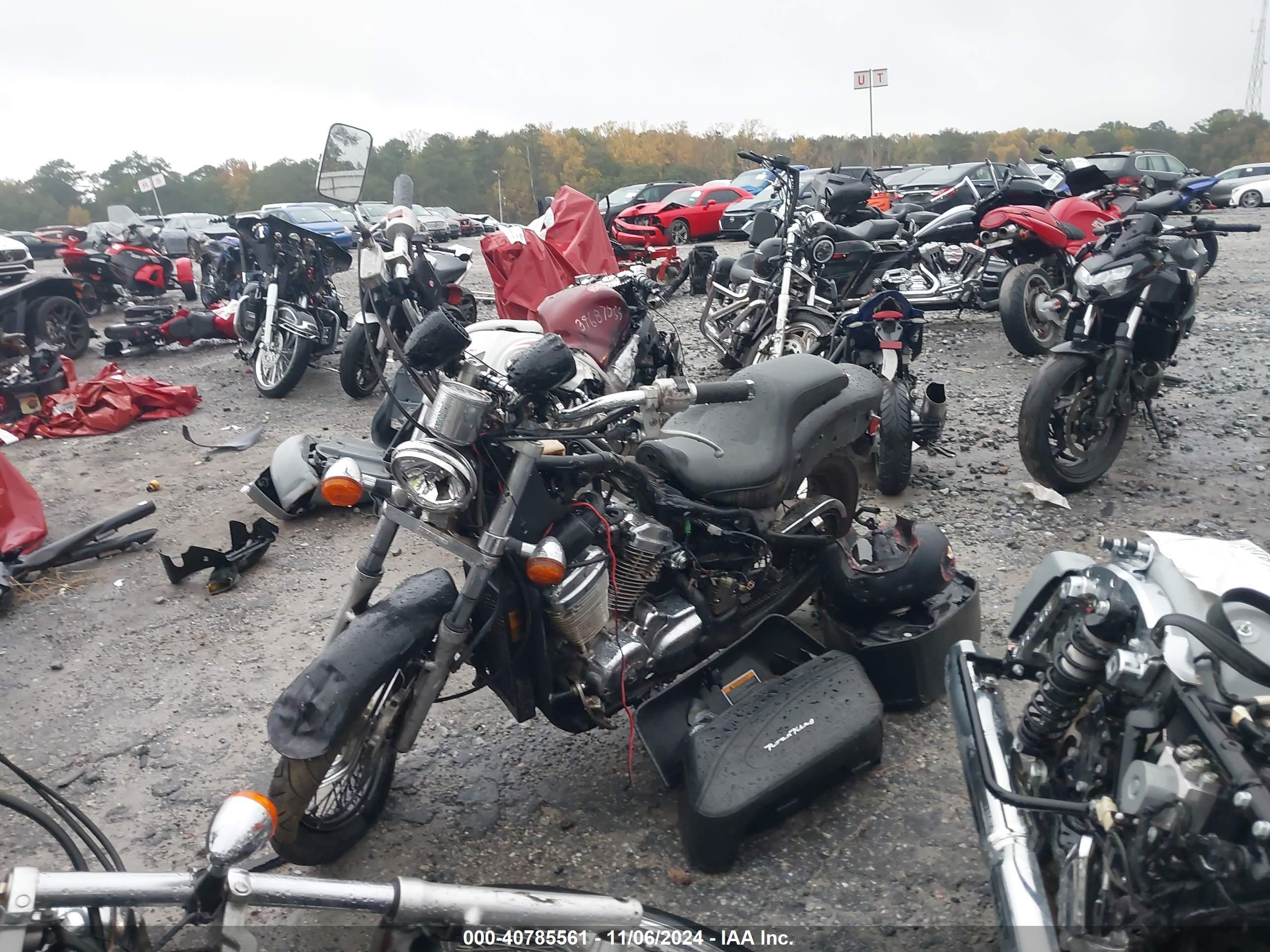HONDA VT600 image 2