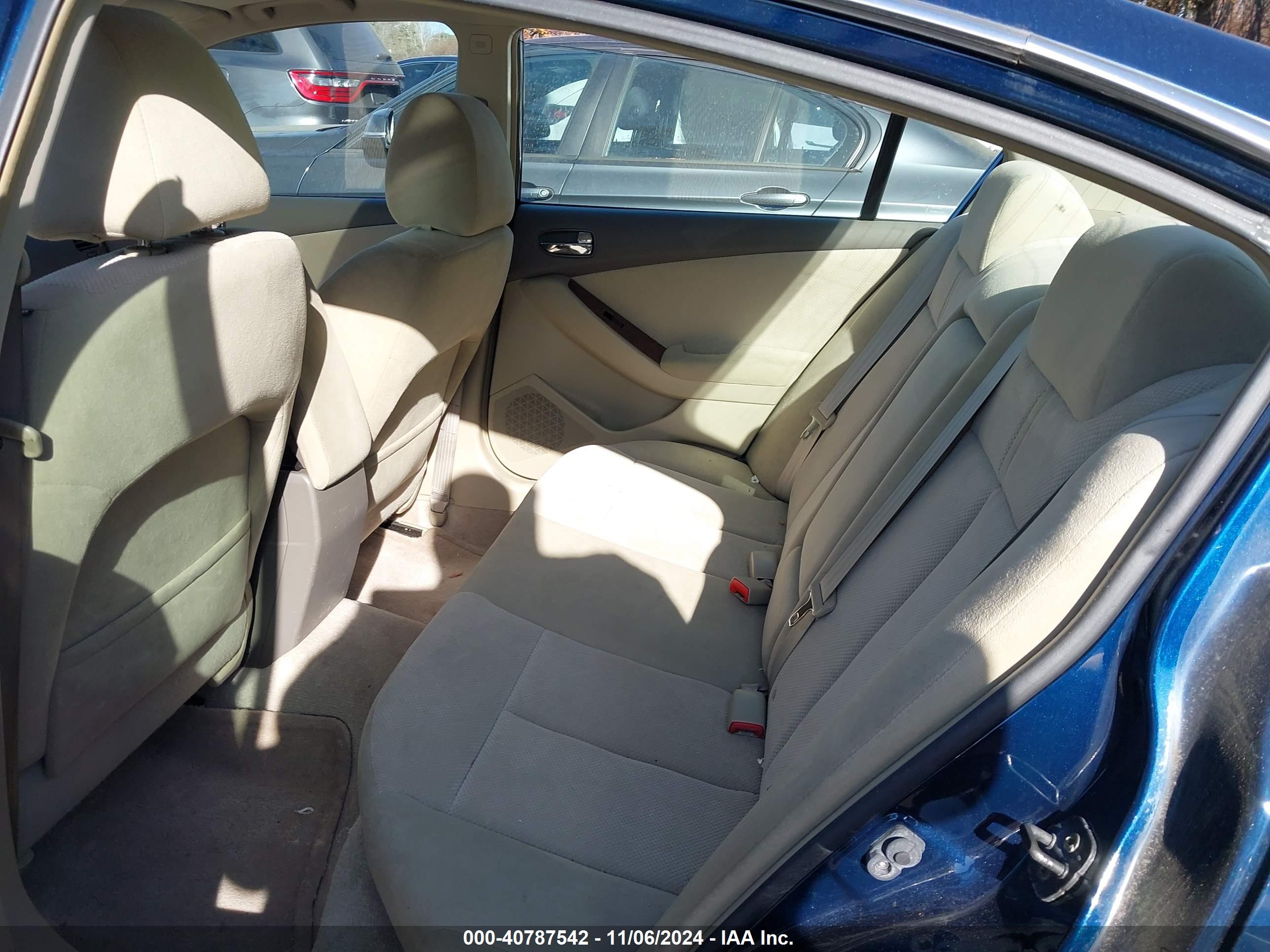 NISSAN ALTIMA image 8