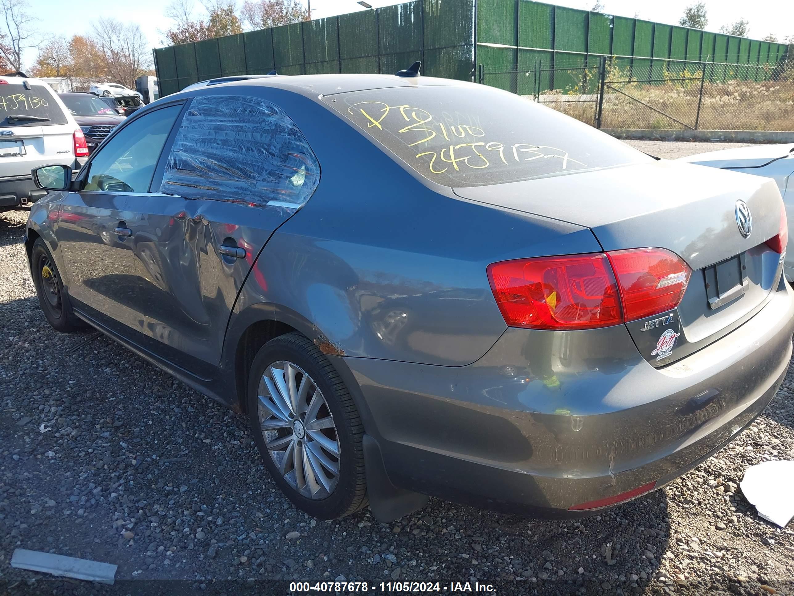 VOLKSWAGEN JETTA image 3