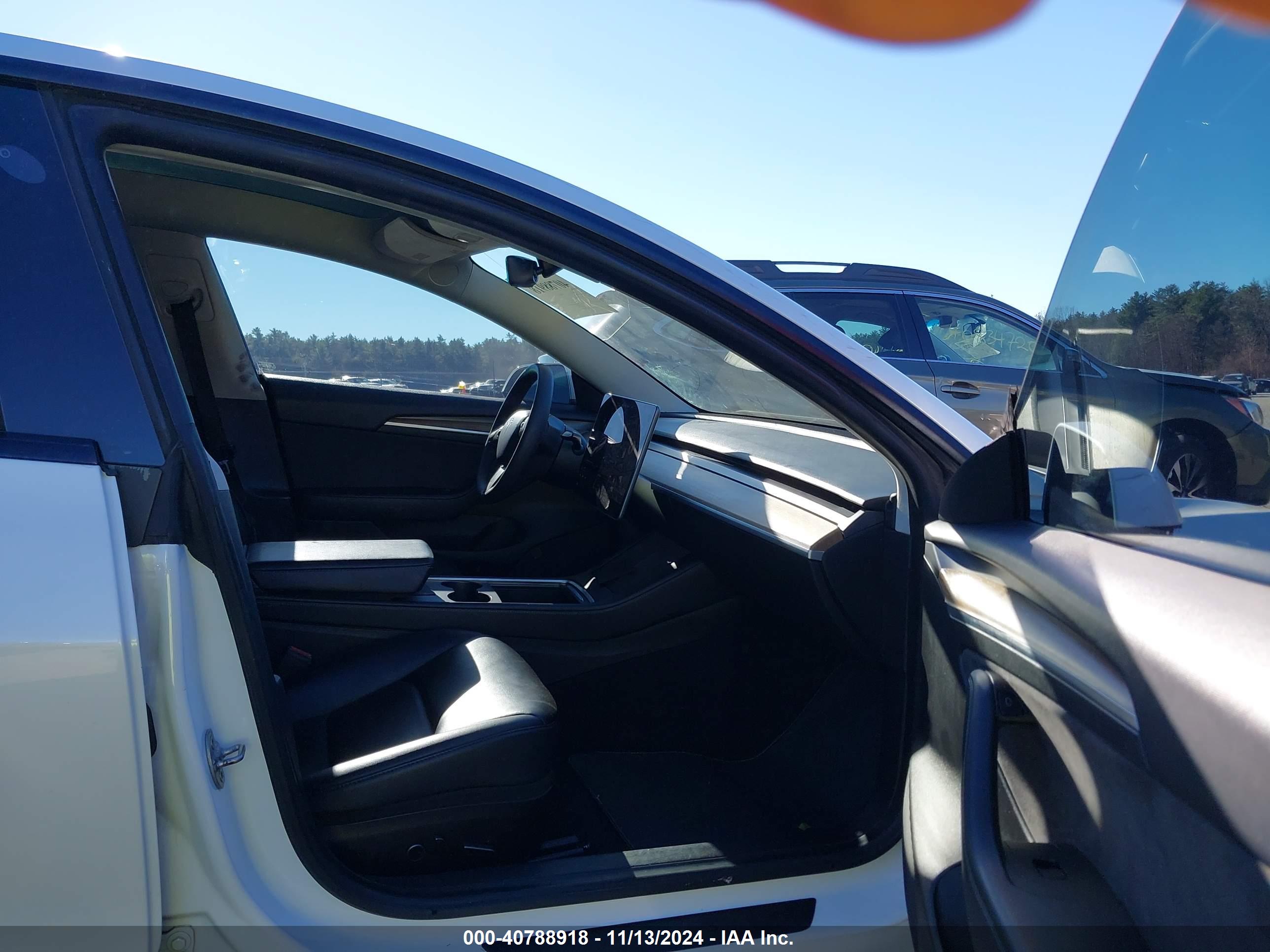 TESLA MODEL image 5