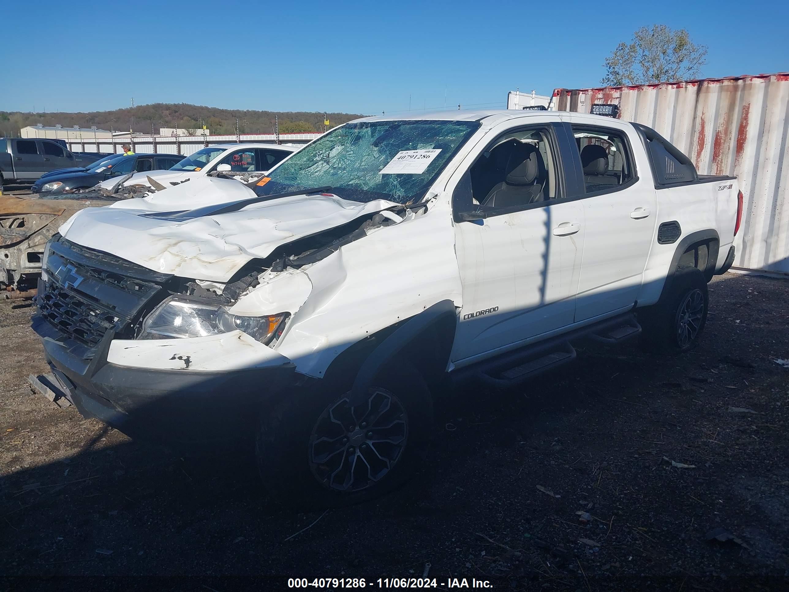 CHEVROLET COLORADO image 2