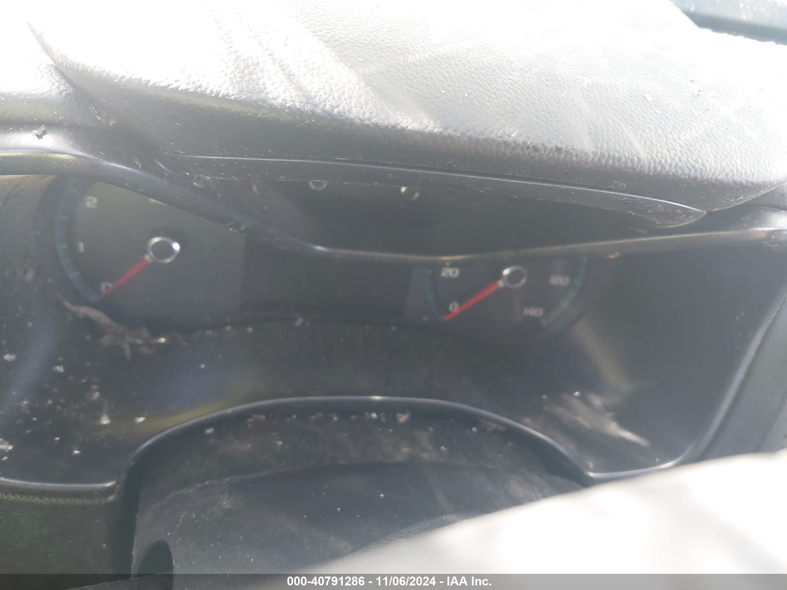 CHEVROLET COLORADO image 7