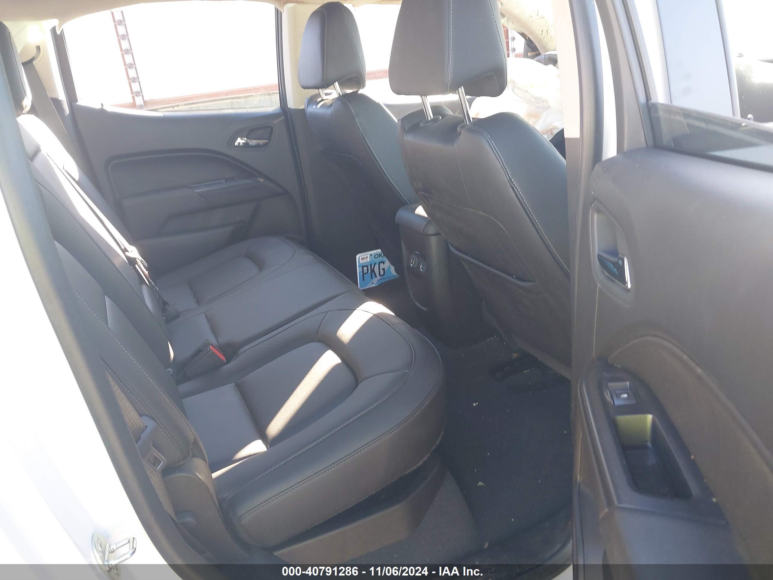CHEVROLET COLORADO image 8