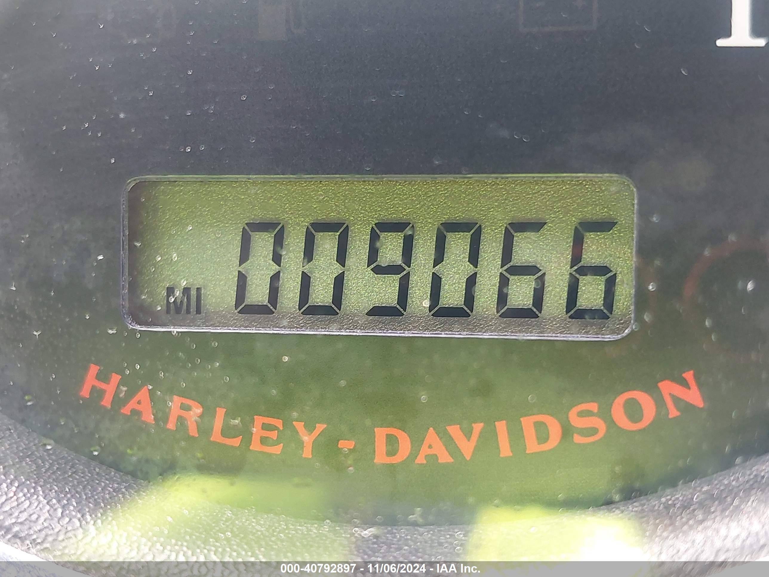 HARLEY-DAVIDSON FLSTC image 7
