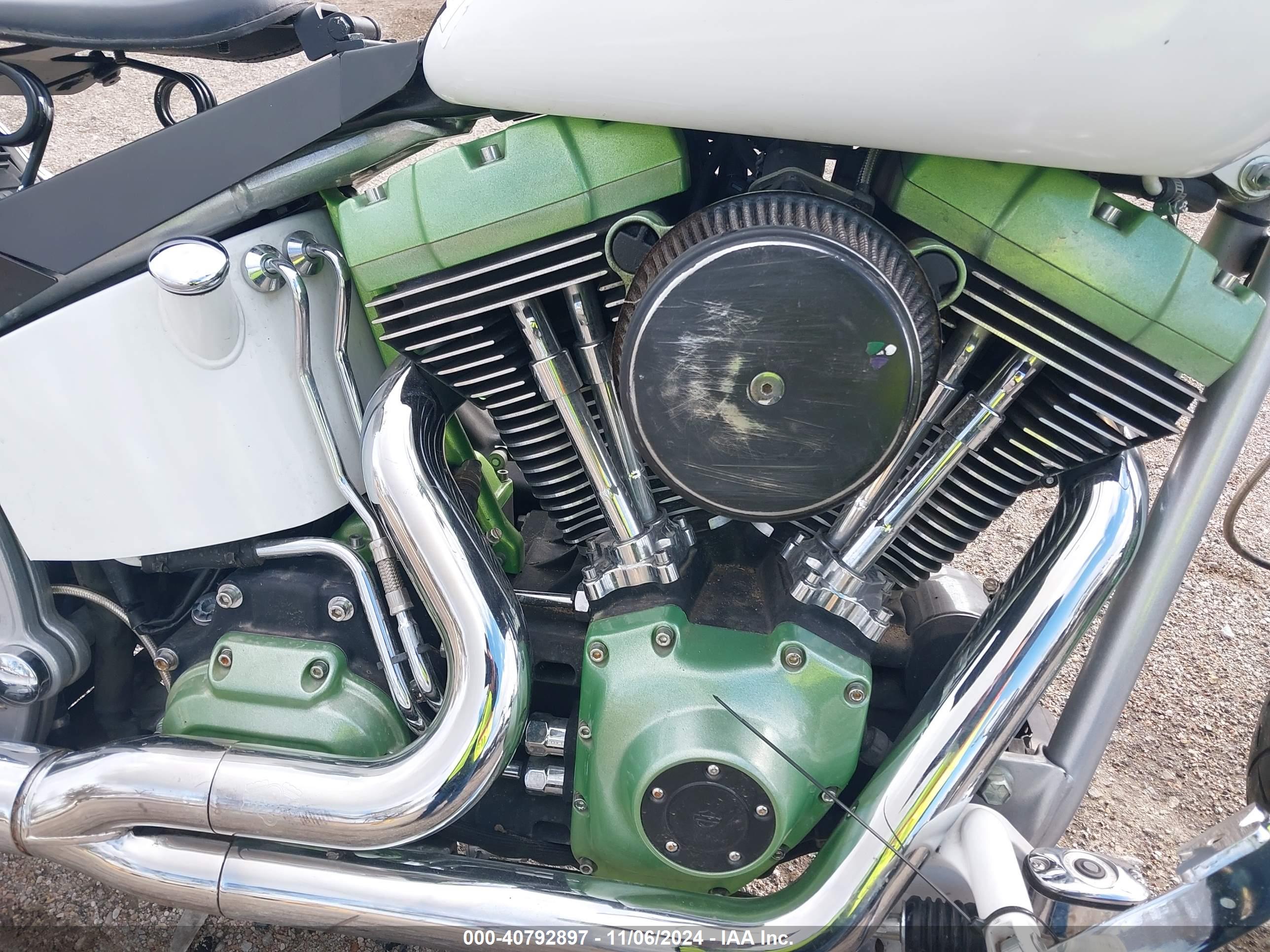 HARLEY-DAVIDSON FLSTC image 8