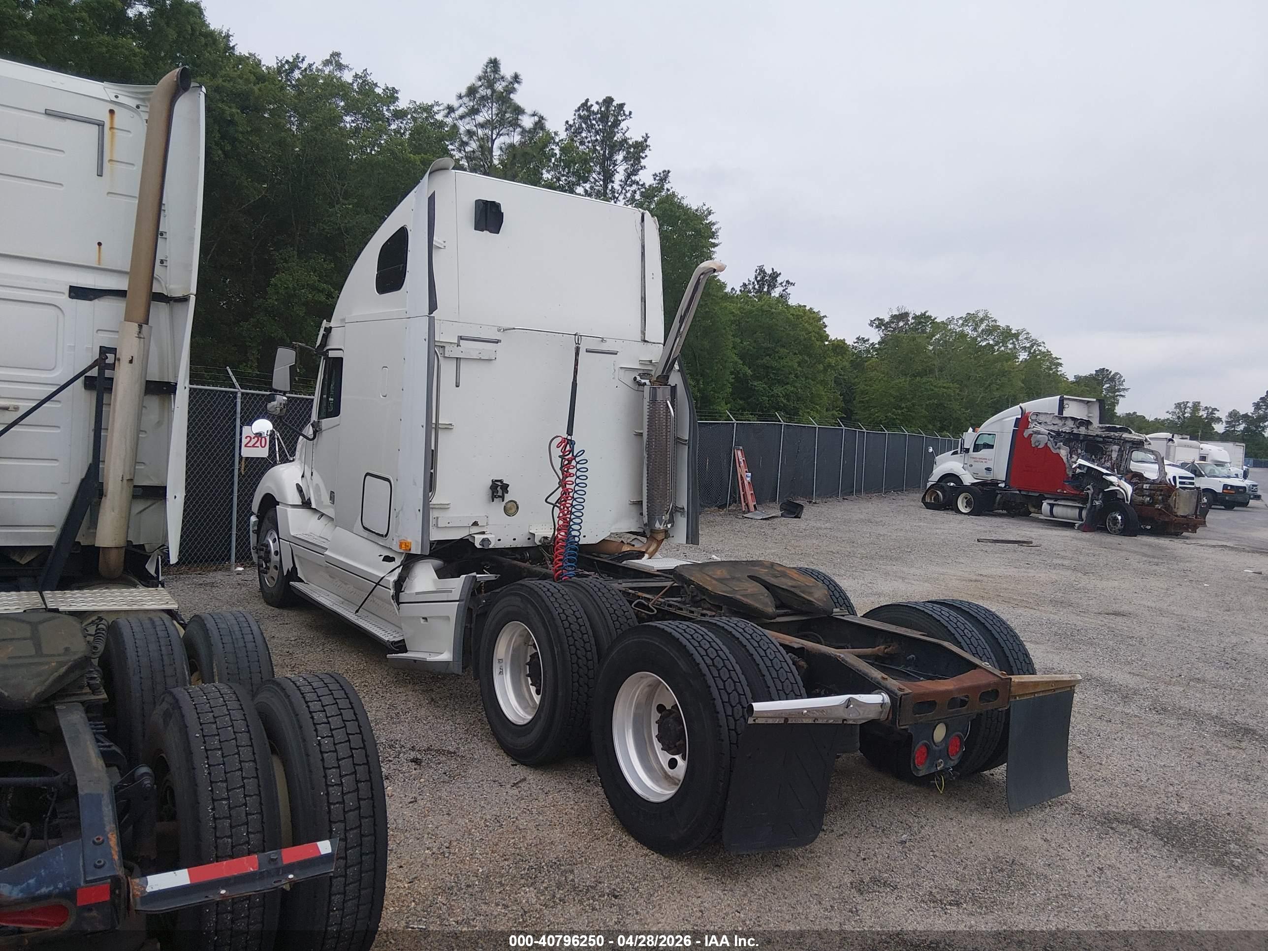FREIGHTLINER COLUMBIA image 4
