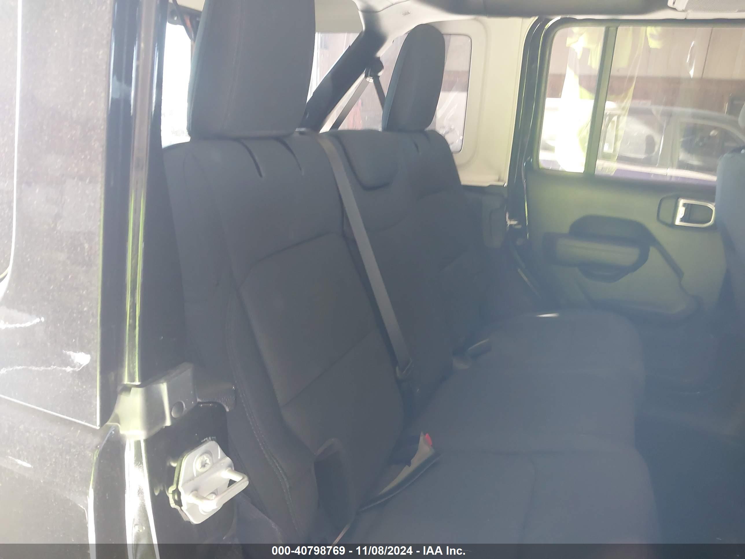 JEEP WRANGLER image 8