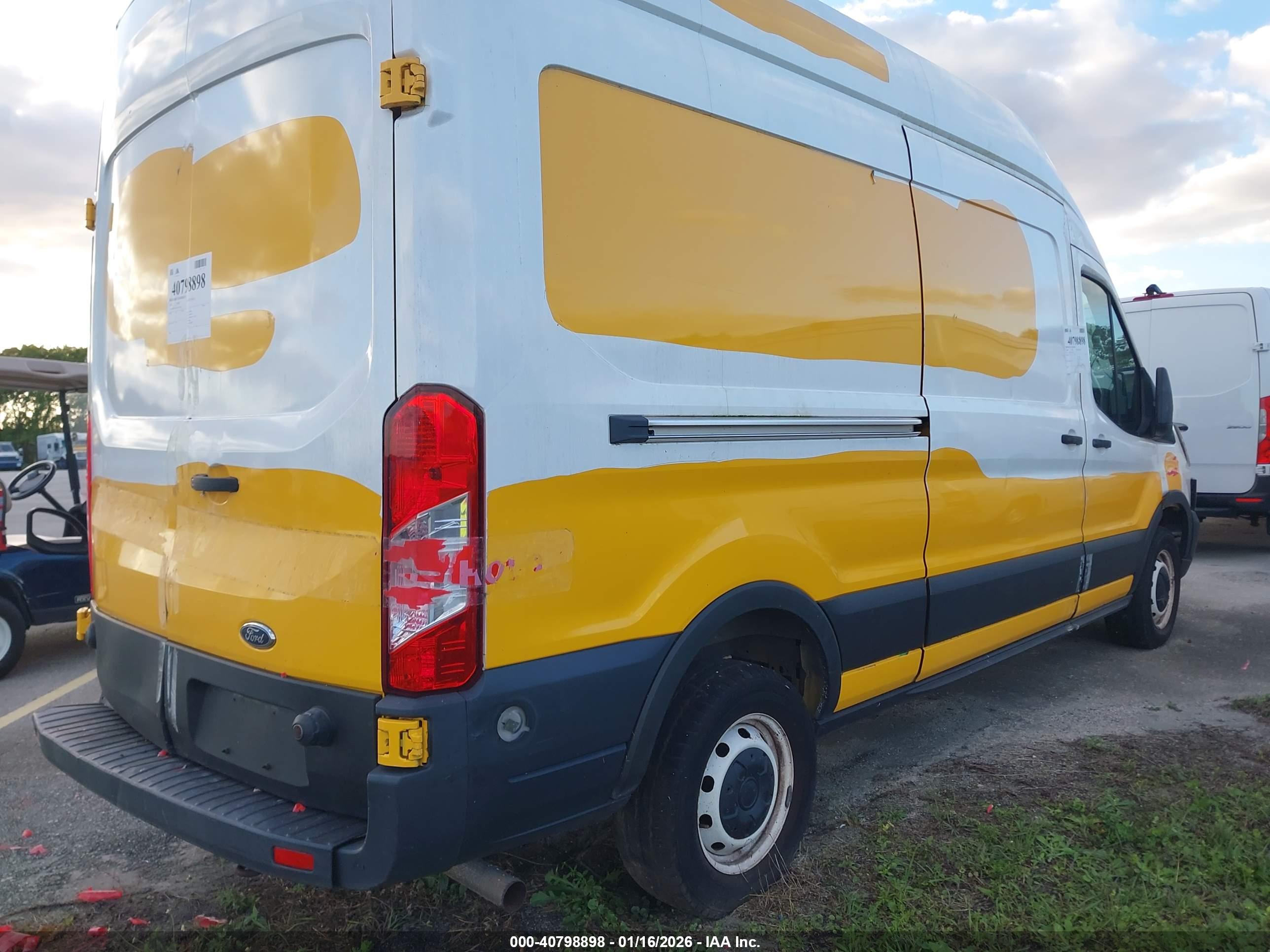 FORD TRANSIT-250 image 4